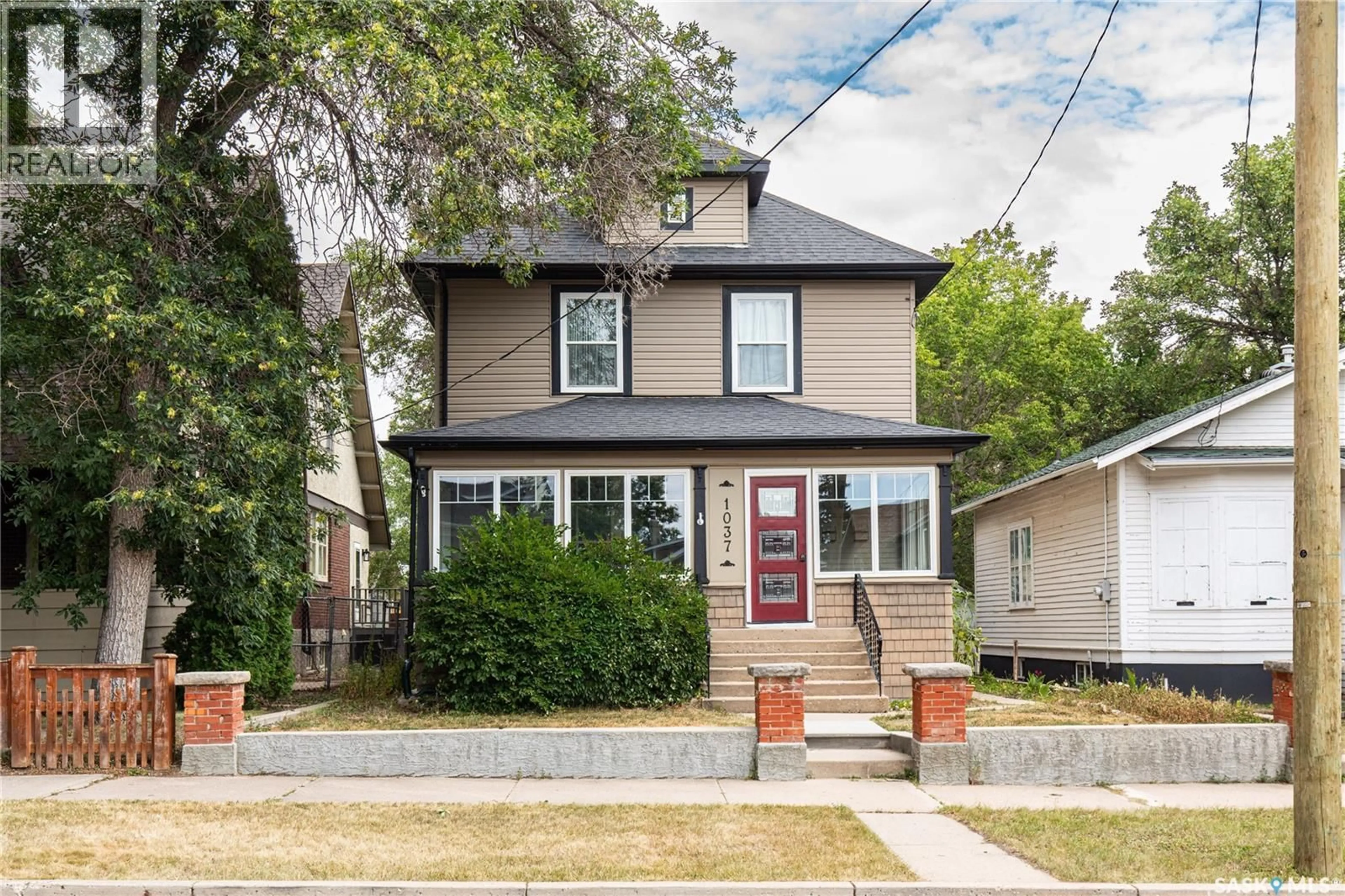 Home with brick exterior material, street for 1037 CHESTNUT AVENUE, Moose Jaw Saskatchewan S6H1A5