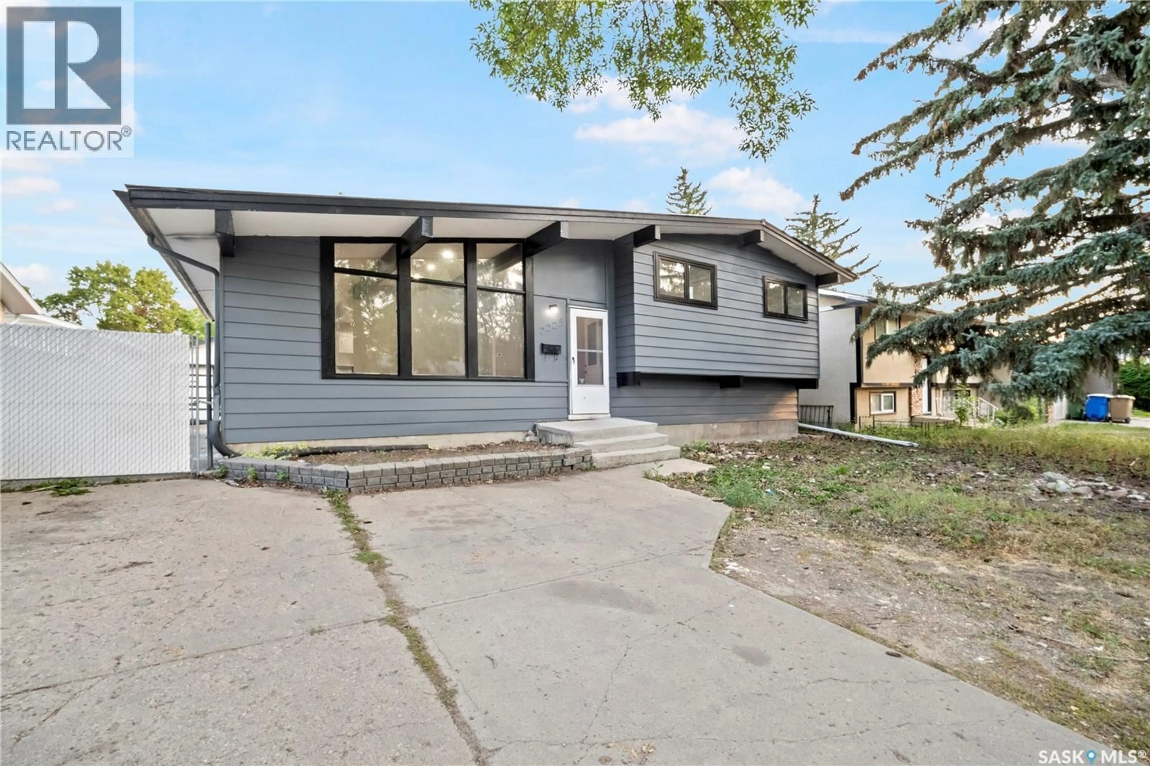 Home with vinyl exterior material, street for 2225 BEDFORD AVENUE, Regina Saskatchewan S4N0H1