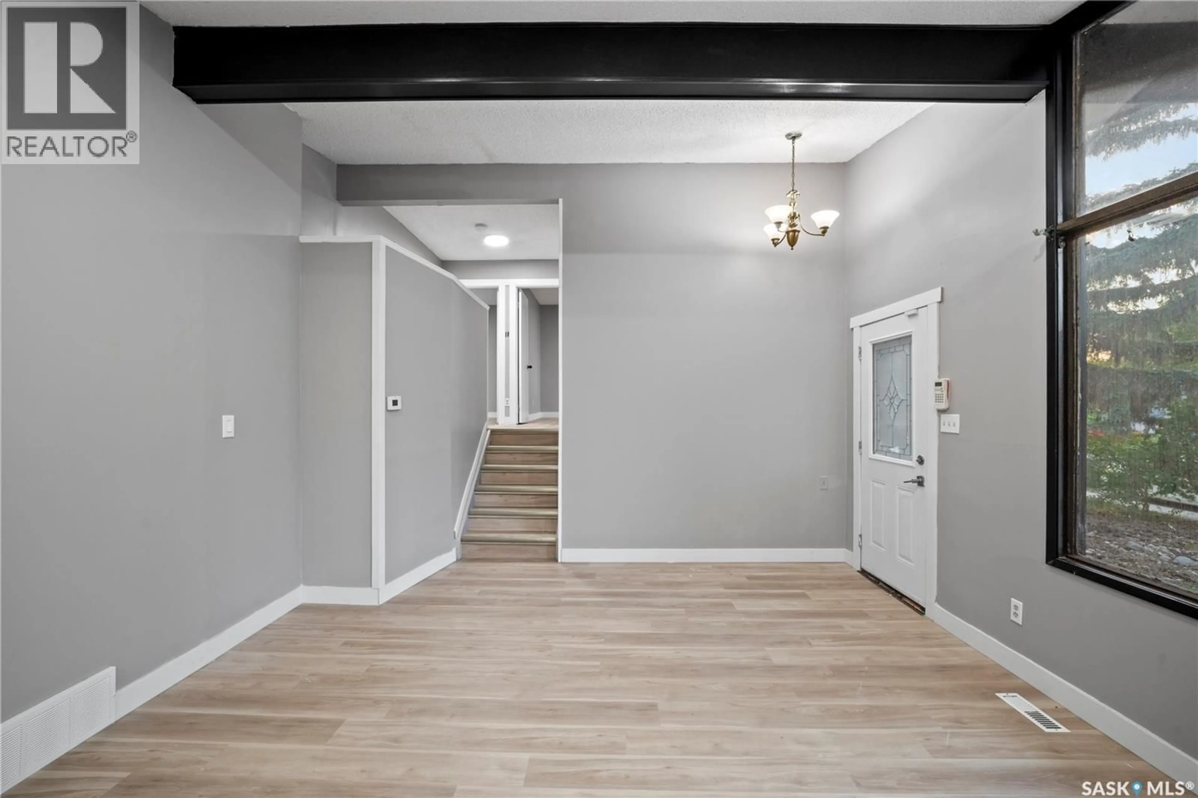 Indoor entryway for 2225 BEDFORD AVENUE, Regina Saskatchewan S4N0H1