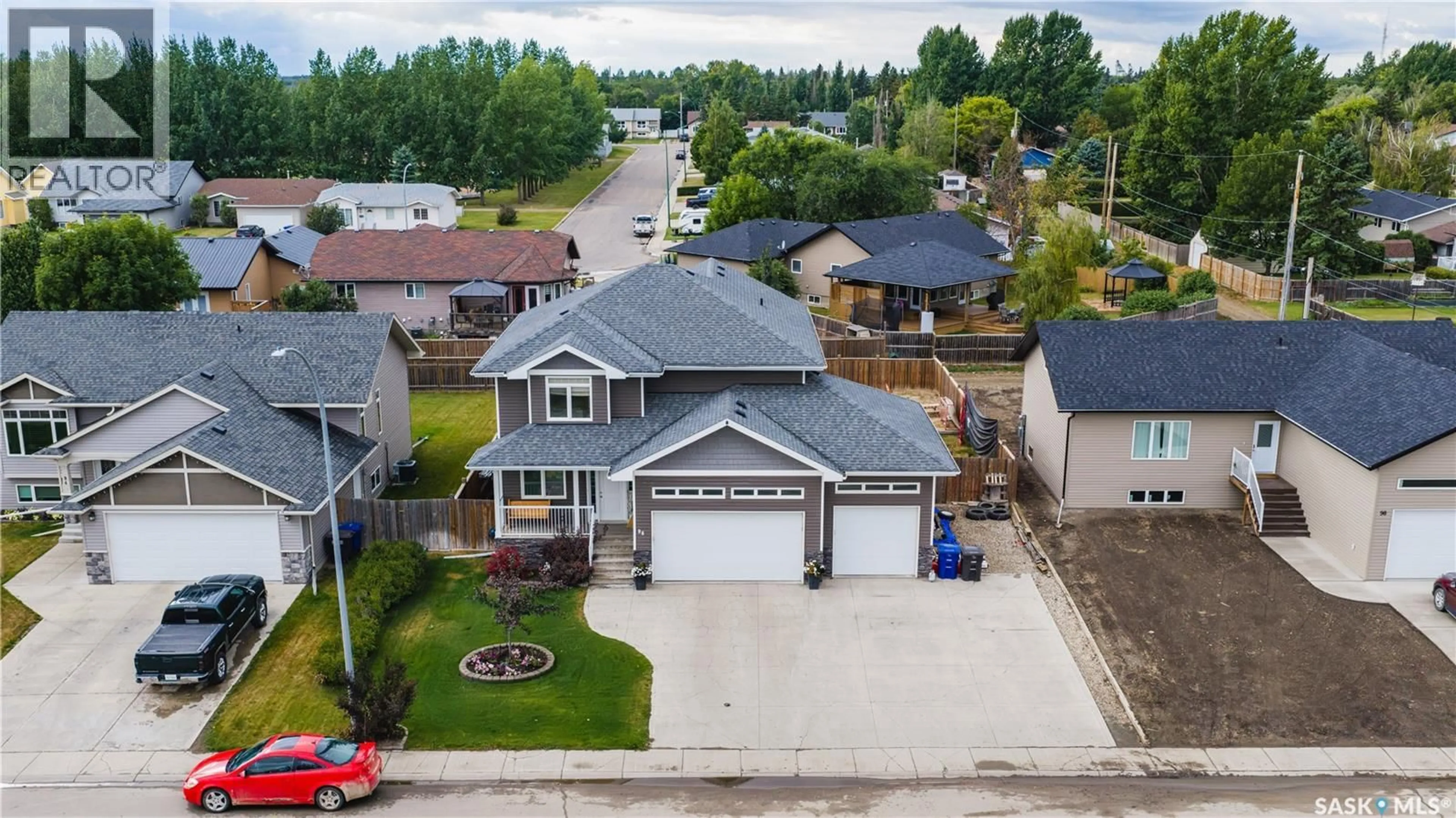 A pic from outside/outdoor area/front of a property/back of a property/a pic from drone, street for 96 101ST STREET, Humboldt Saskatchewan S0K2A0