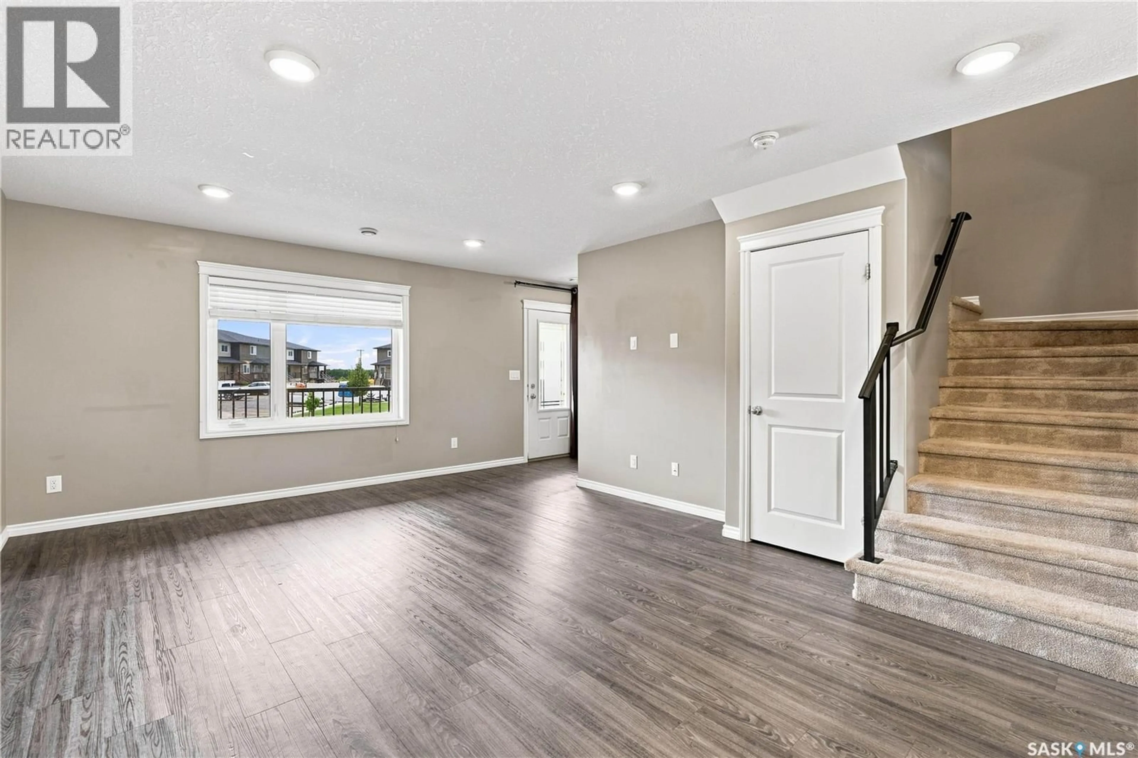 Indoor entryway for 110 - 617 AKHTAR BEND, Saskatoon Saskatchewan S7W0Y9
