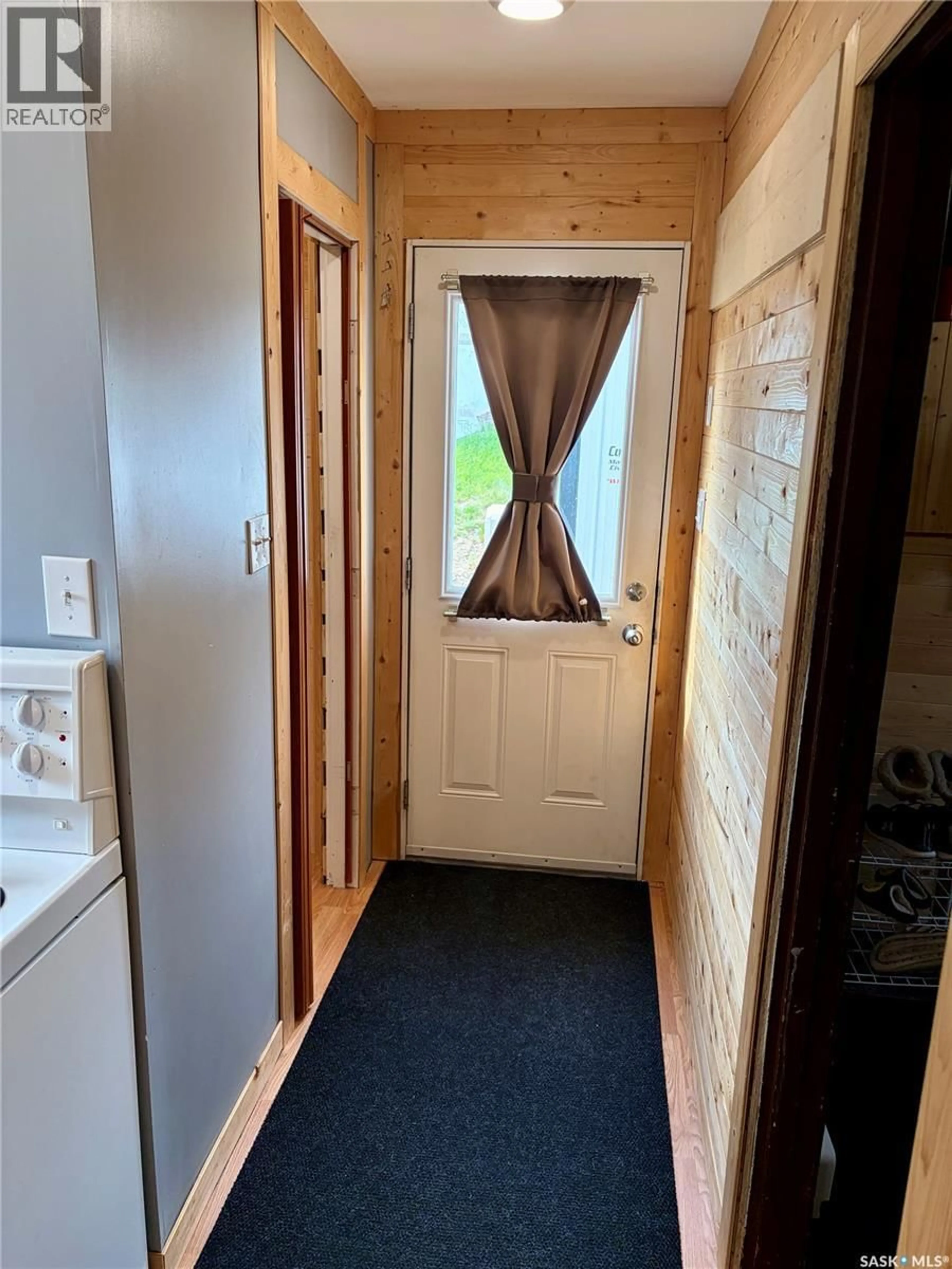 Indoor entryway for Lot 17 Block 2 - 17 WILLOW ROAD, Dixon Lake Saskatchewan S0K1A0