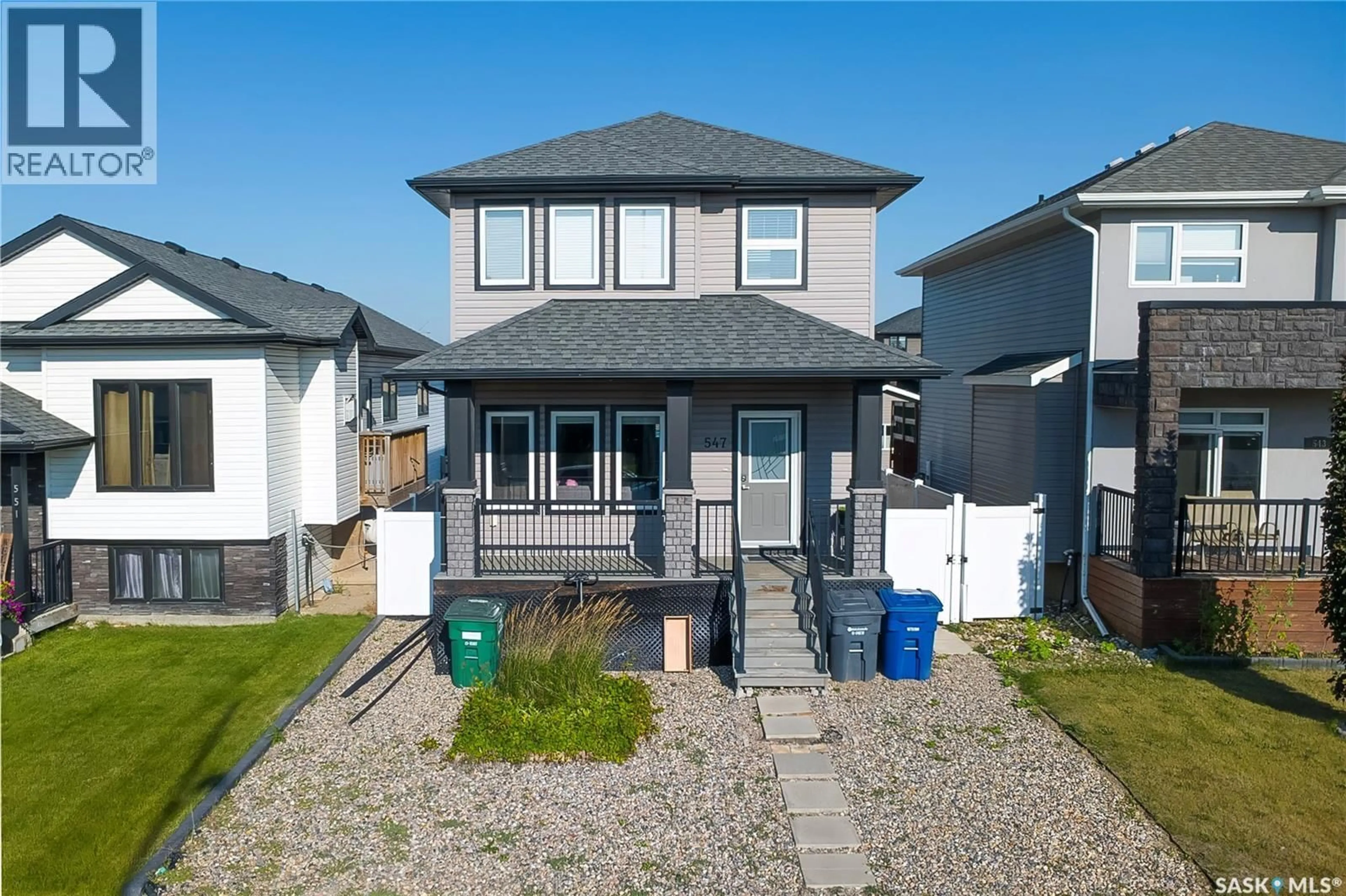 Home with vinyl exterior material, street for 547 EVERGREEN BOULEVARD, Saskatoon Saskatchewan S7W0L4