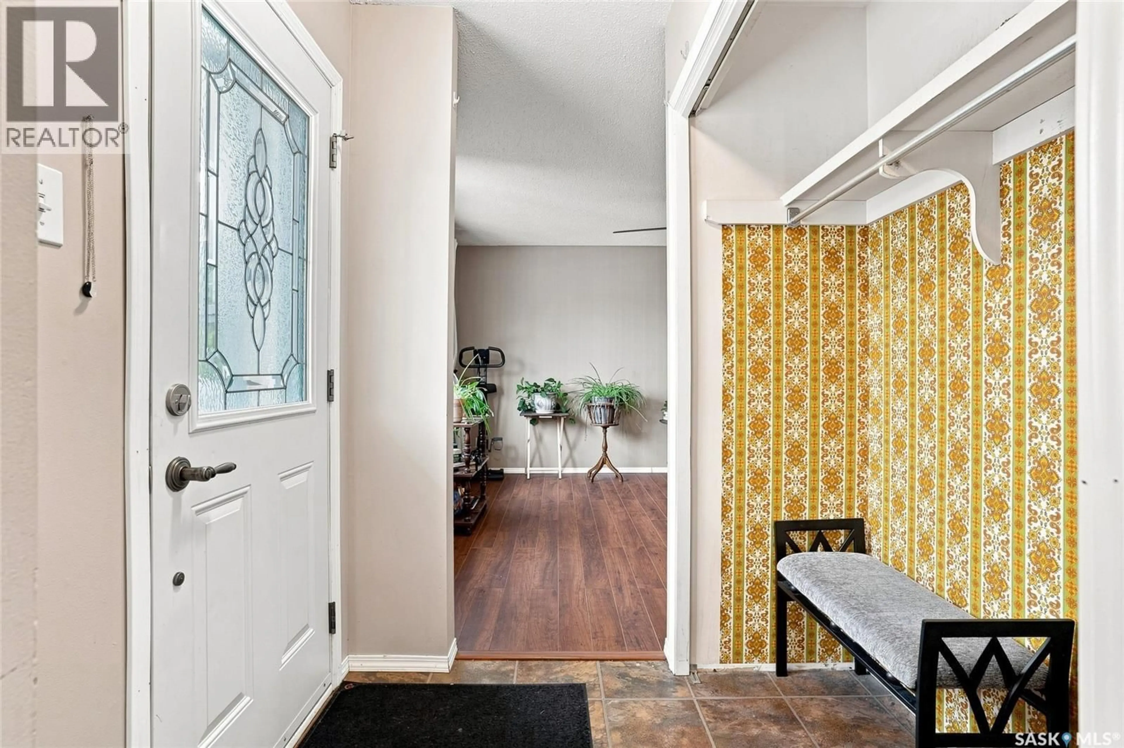 Indoor entryway for 96 PATTERSON CRESCENT, Saskatoon Saskatchewan S7L4Z9
