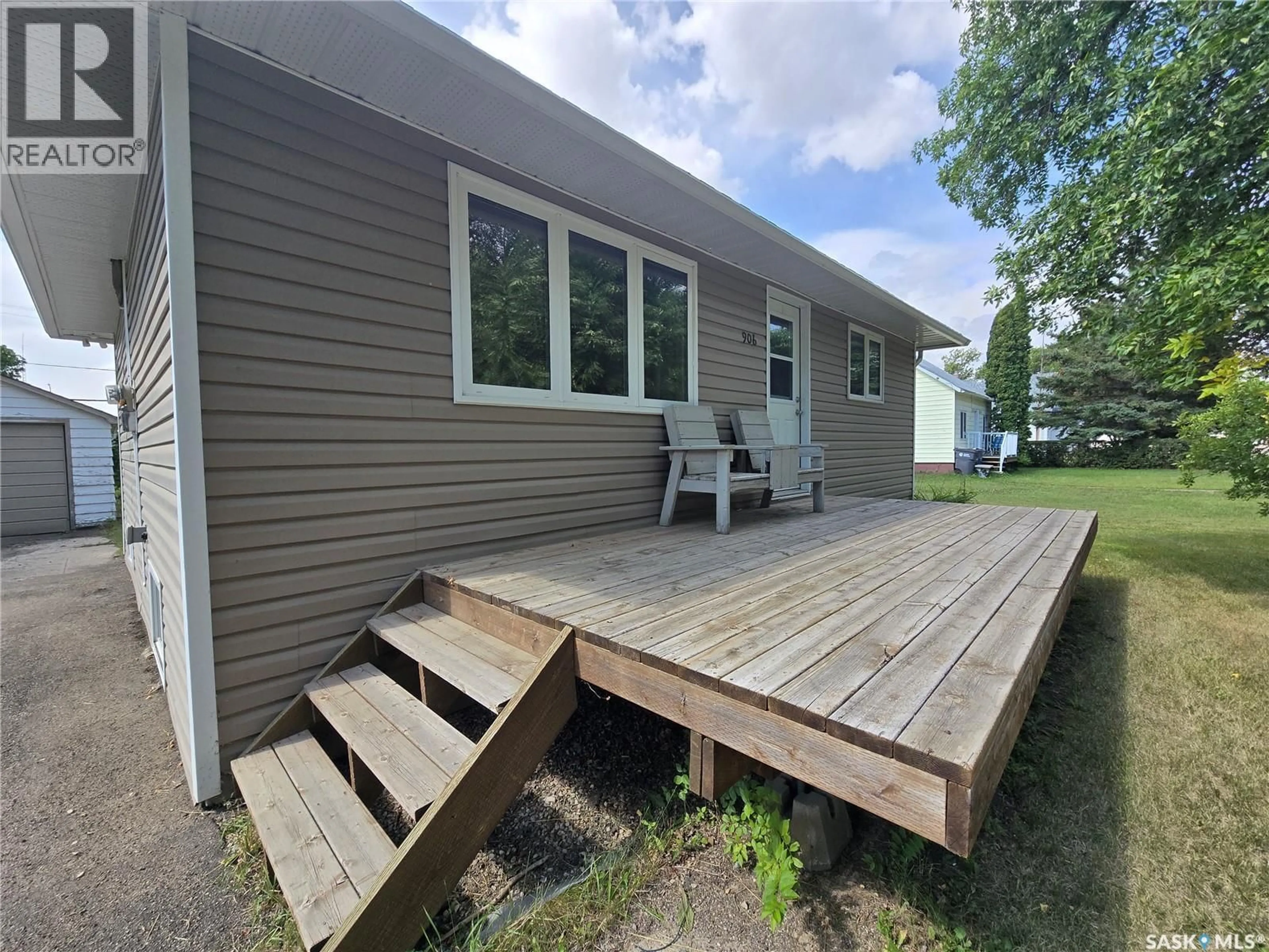 Patio, water/lake/river/ocean view for 906 PACIFIC STREET, Grenfell Saskatchewan S0G2B0