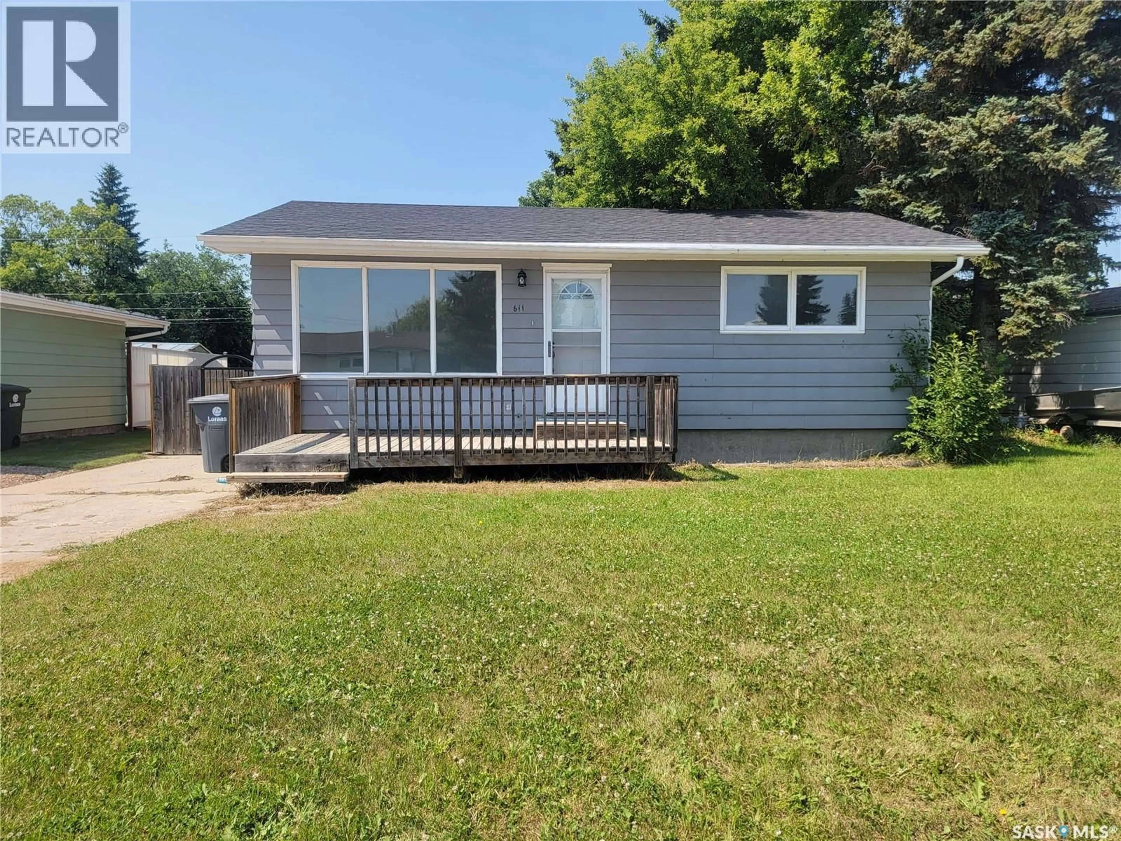 Home with vinyl exterior material, unknown for 611 2ND STREET, Wilkie Saskatchewan S0K4W0