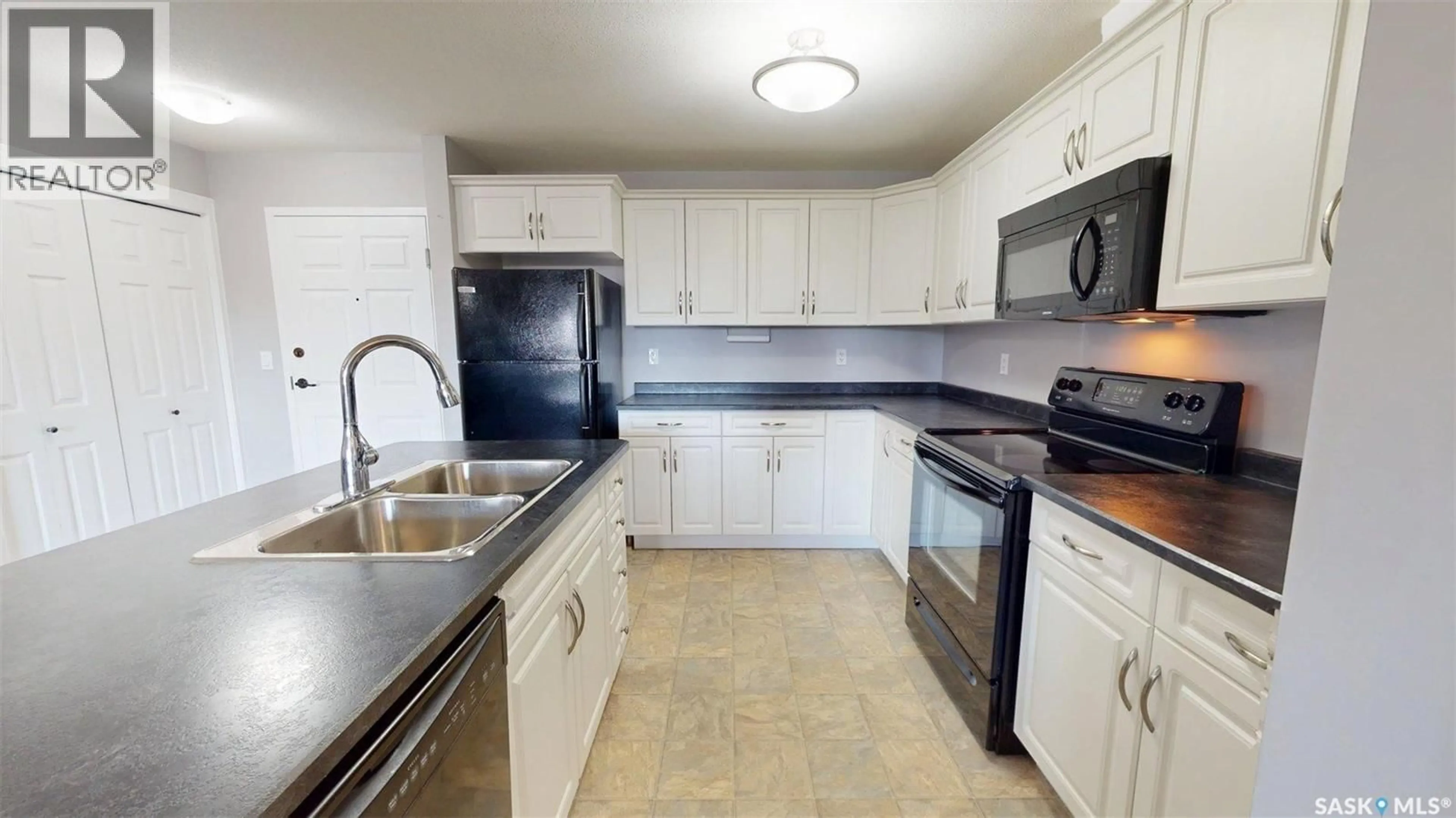 Standard kitchen, ceramic/tile floor for 600 - 210 CENTENNIAL BOULEVARD, Warman Saskatchewan S0K4S1