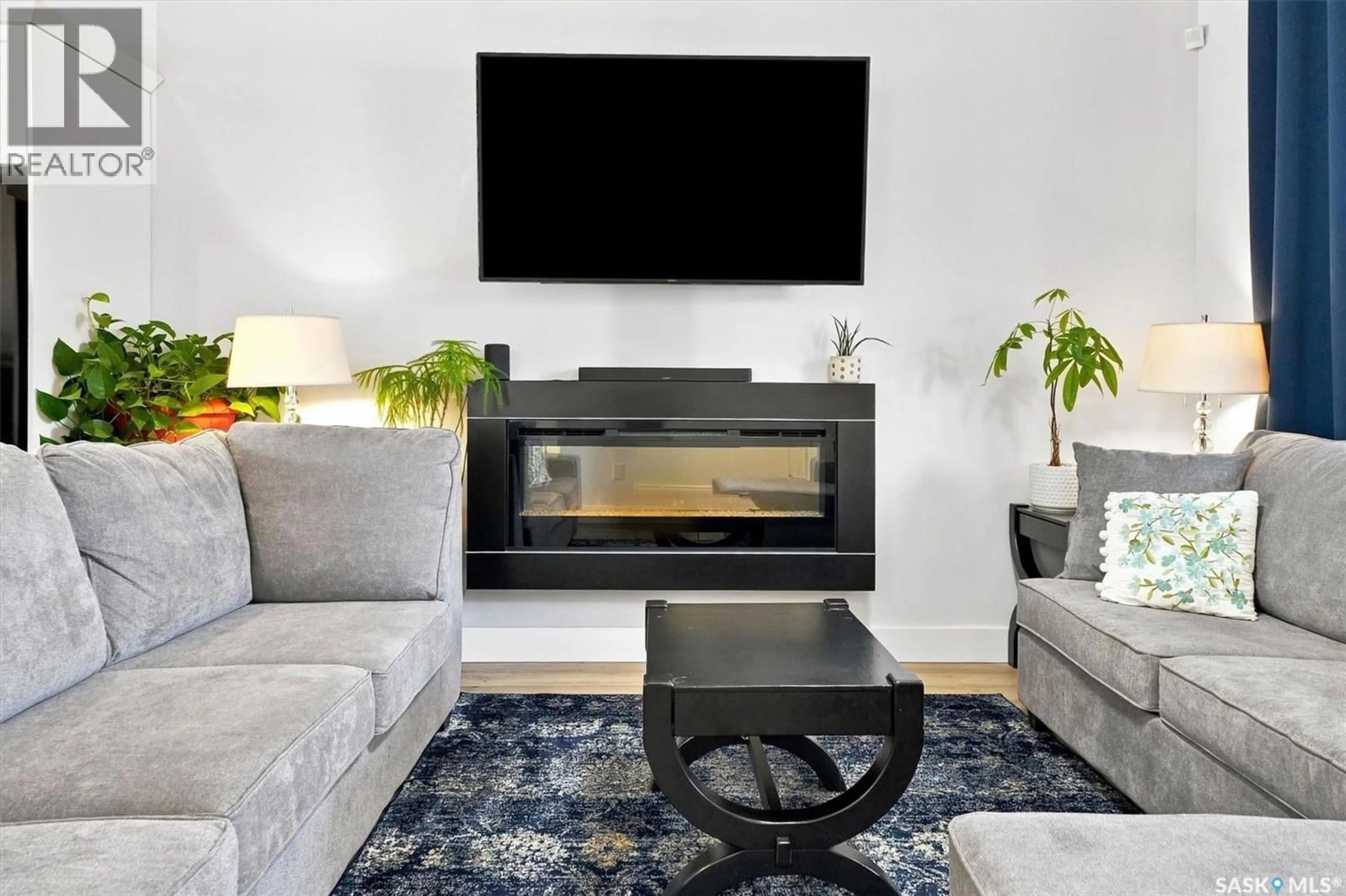 Living room with furniture, unknown for 636 MEADOWS BOULEVARD, Saskatoon Saskatchewan S7V0M5