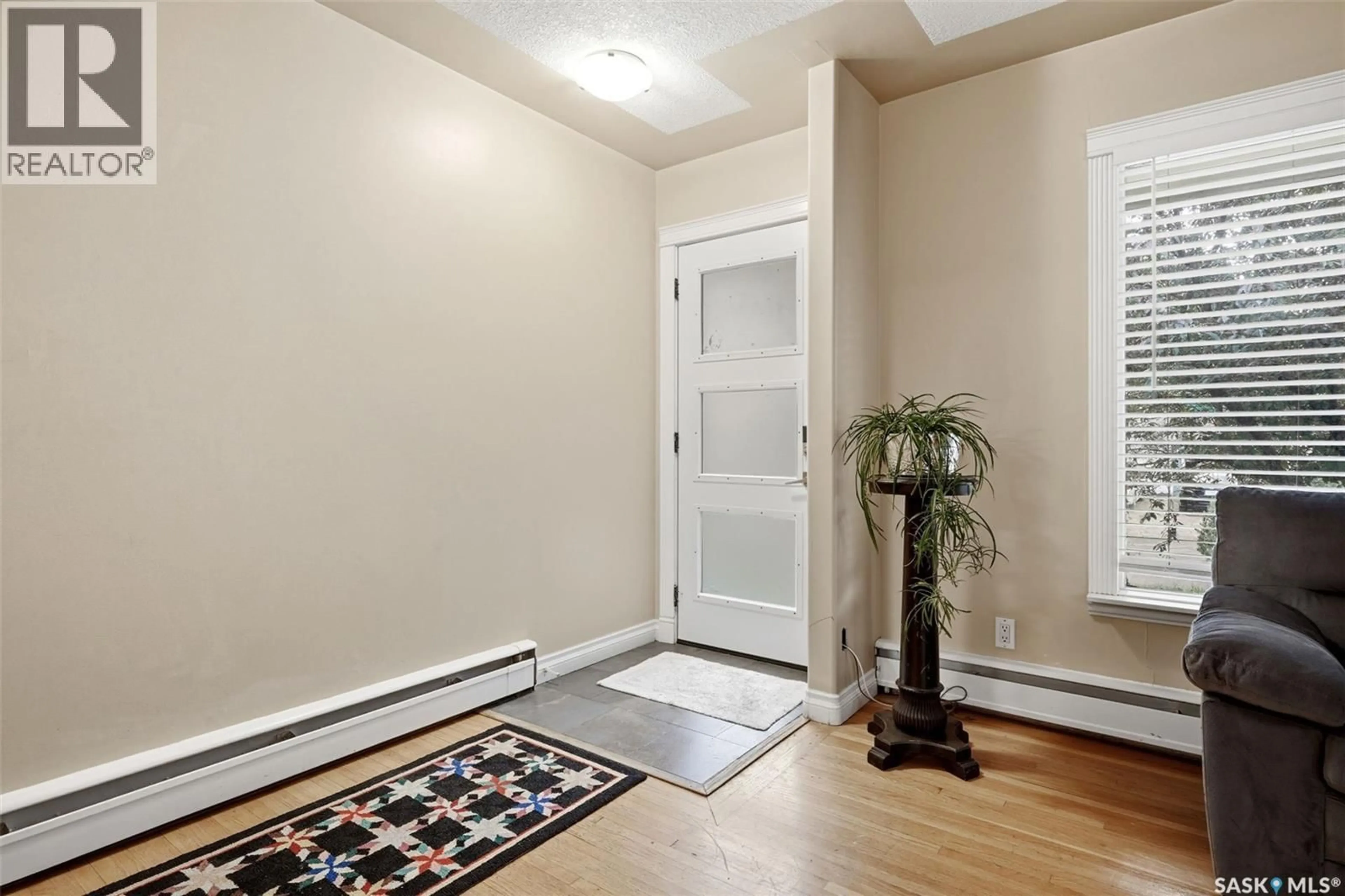 Indoor entryway for 5 DARKE CRESCENT, Regina Saskatchewan S4S2W5