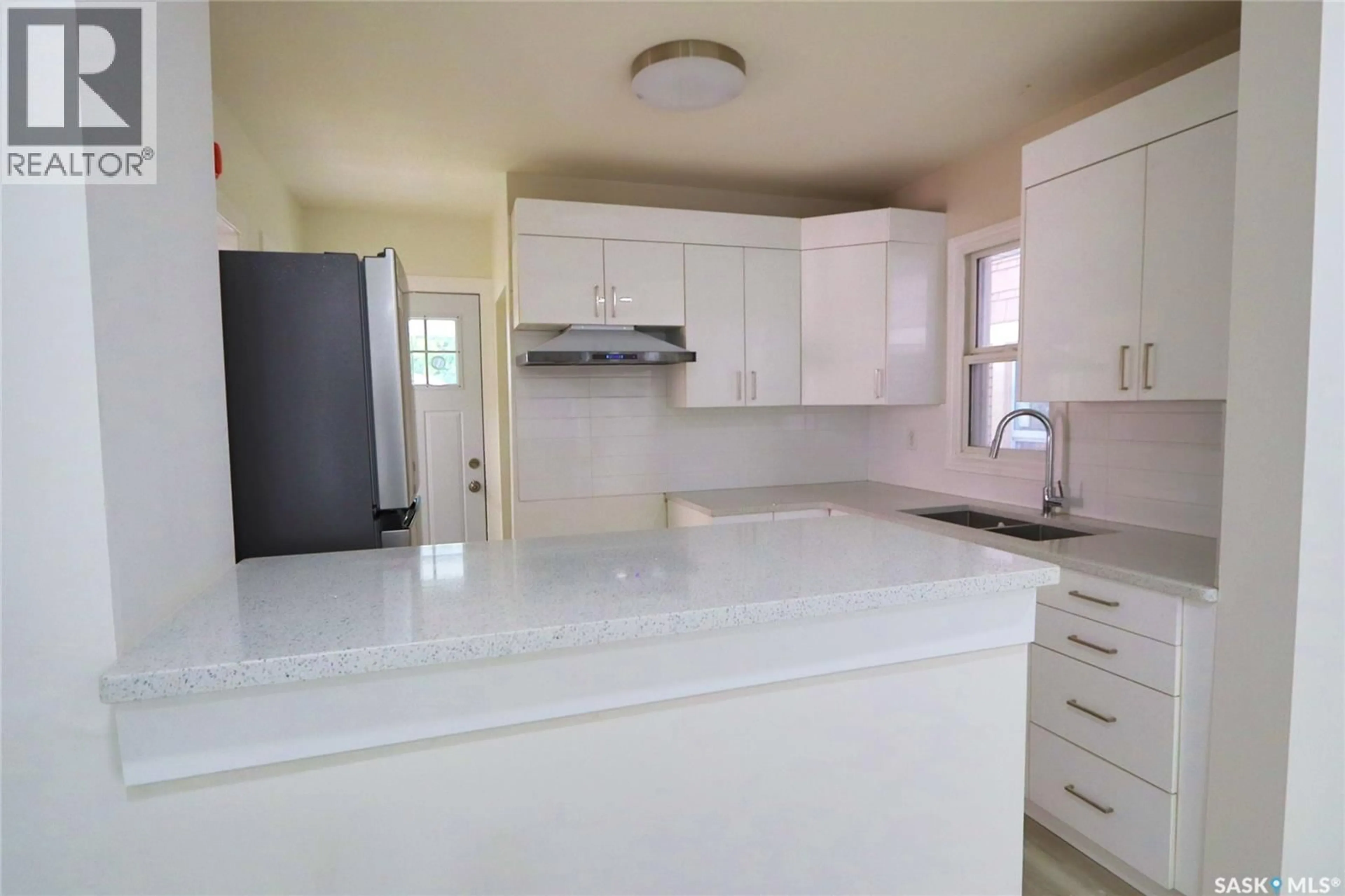 Standard kitchen, unknown for 2039 WALLACE STREET, Regina Saskatchewan S4N4A3
