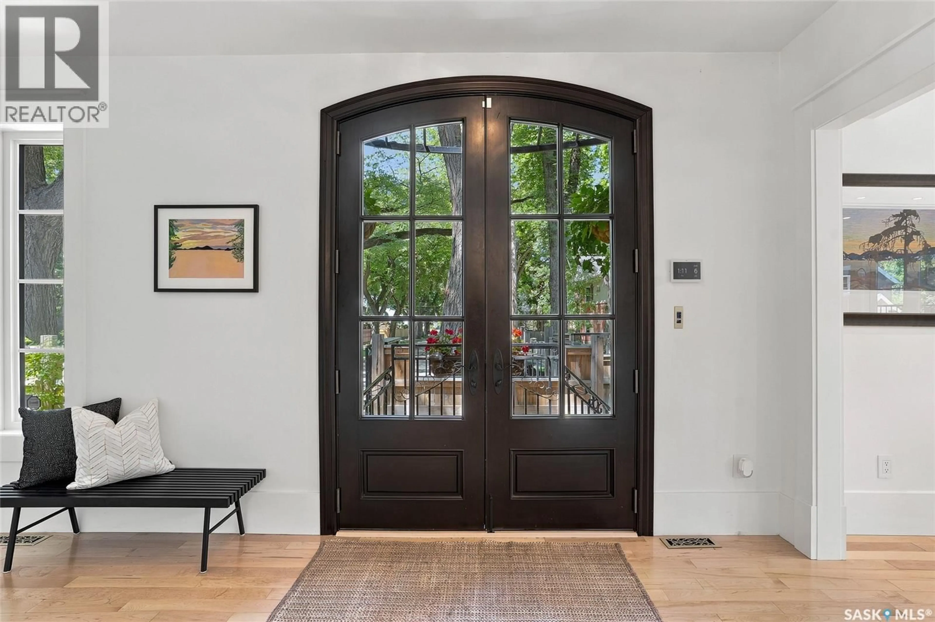Indoor entryway for 100 POPLAR CRESCENT, Saskatoon Saskatchewan S7M0A6