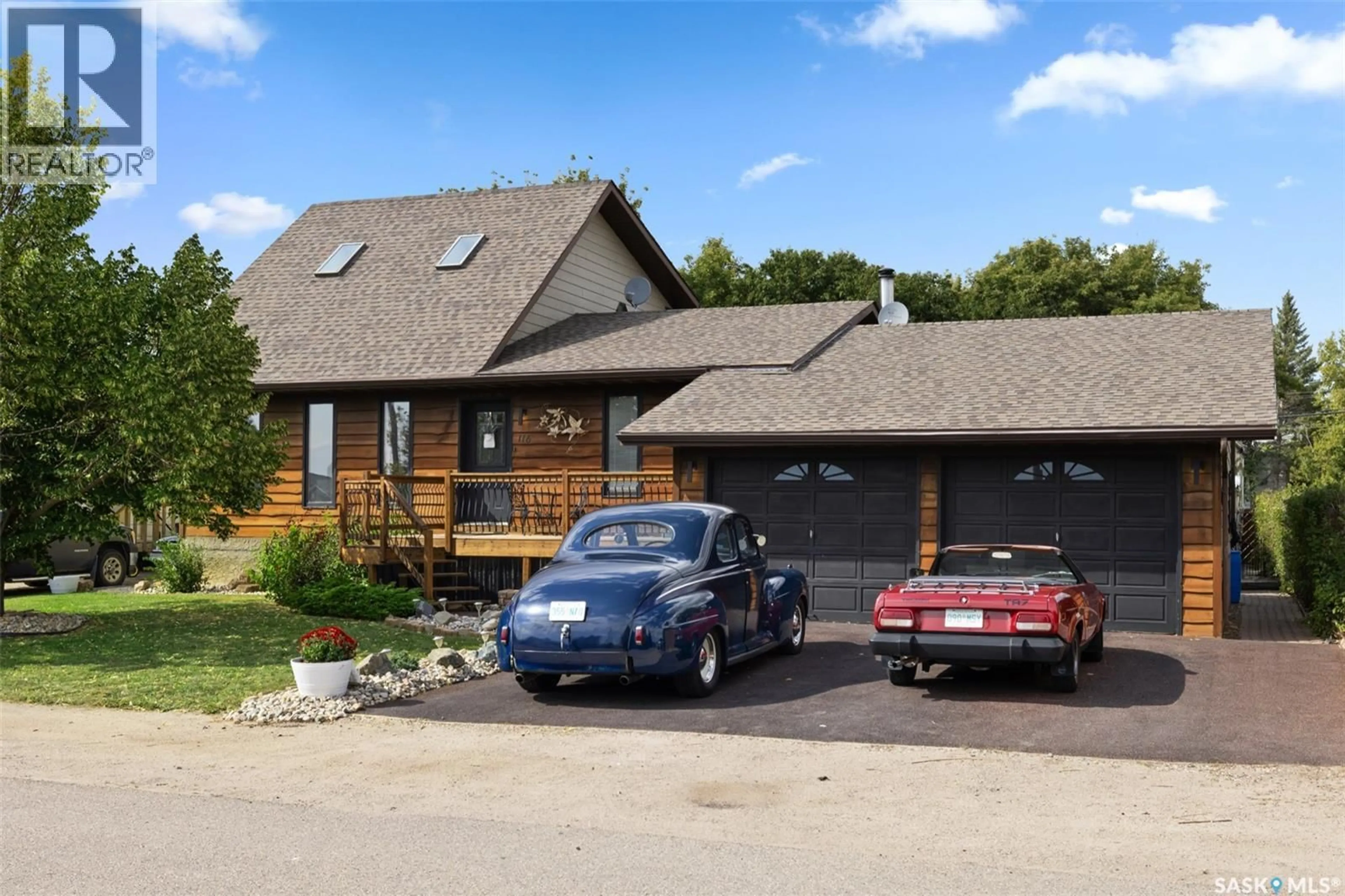 Home with vinyl exterior material, street for 116 COURTSIDE CRESCENT, Pilot Butte Saskatchewan S0G3Z0
