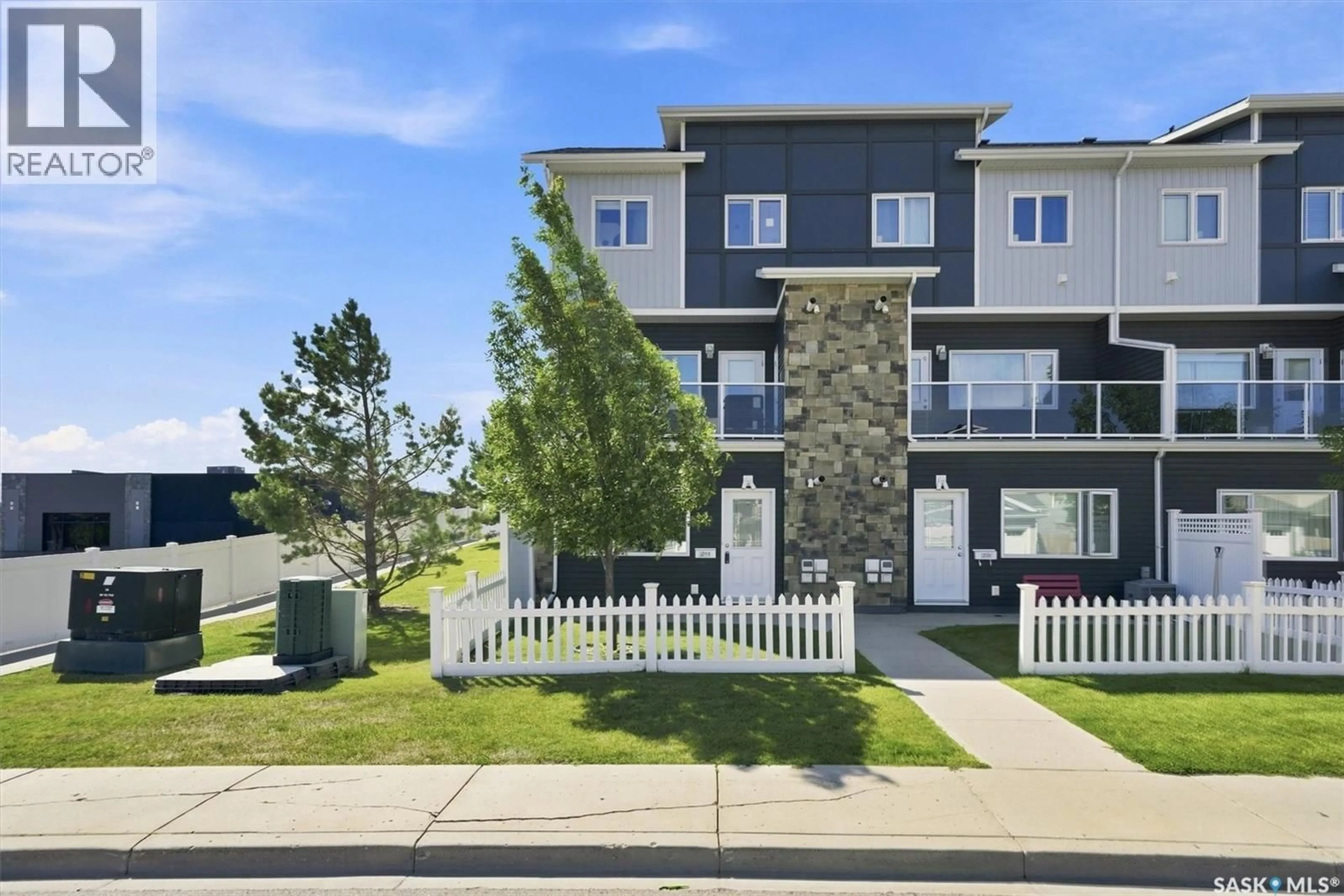 Unknown for 225 - 211 HASSARD CLOSE, Saskatoon Saskatchewan S7L2W8