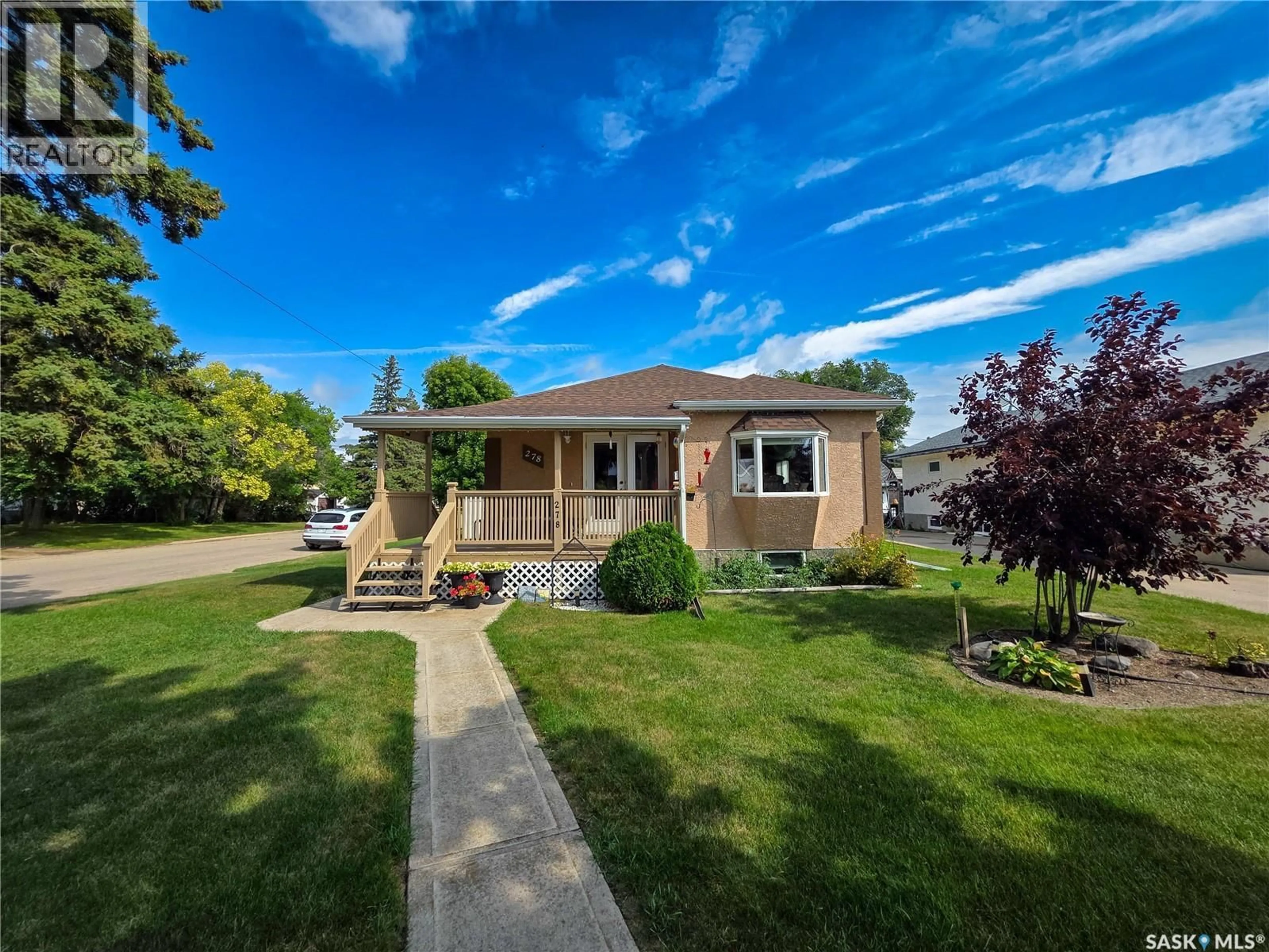 A pic from outside/outdoor area/front of a property/back of a property/a pic from drone, street for 278 9TH AVENUE, Melville Saskatchewan S0A2P0