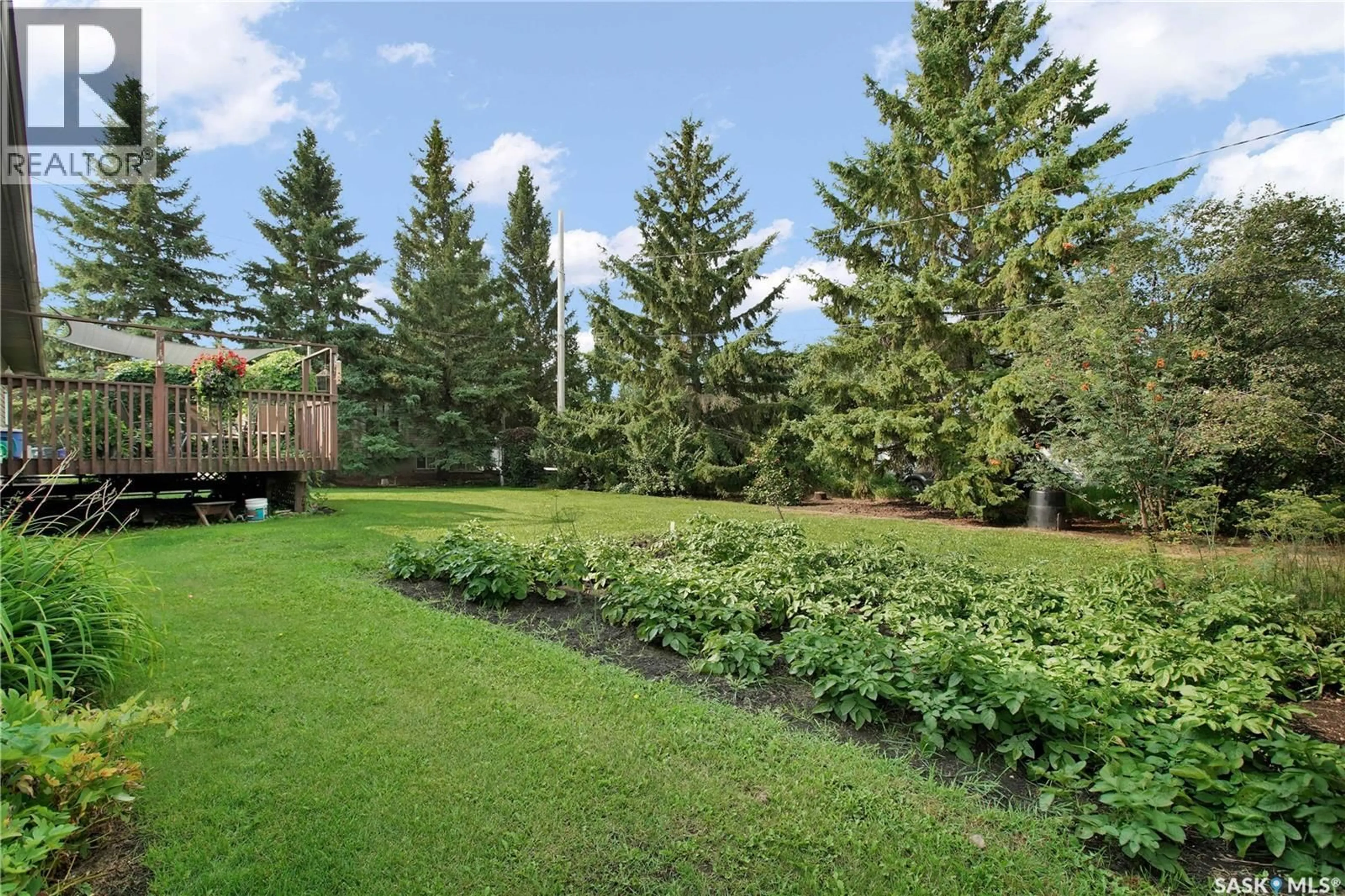 Patio, forest/trees view for 2009 RAILWAY AVENUE, Laird Saskatchewan S0K2H0