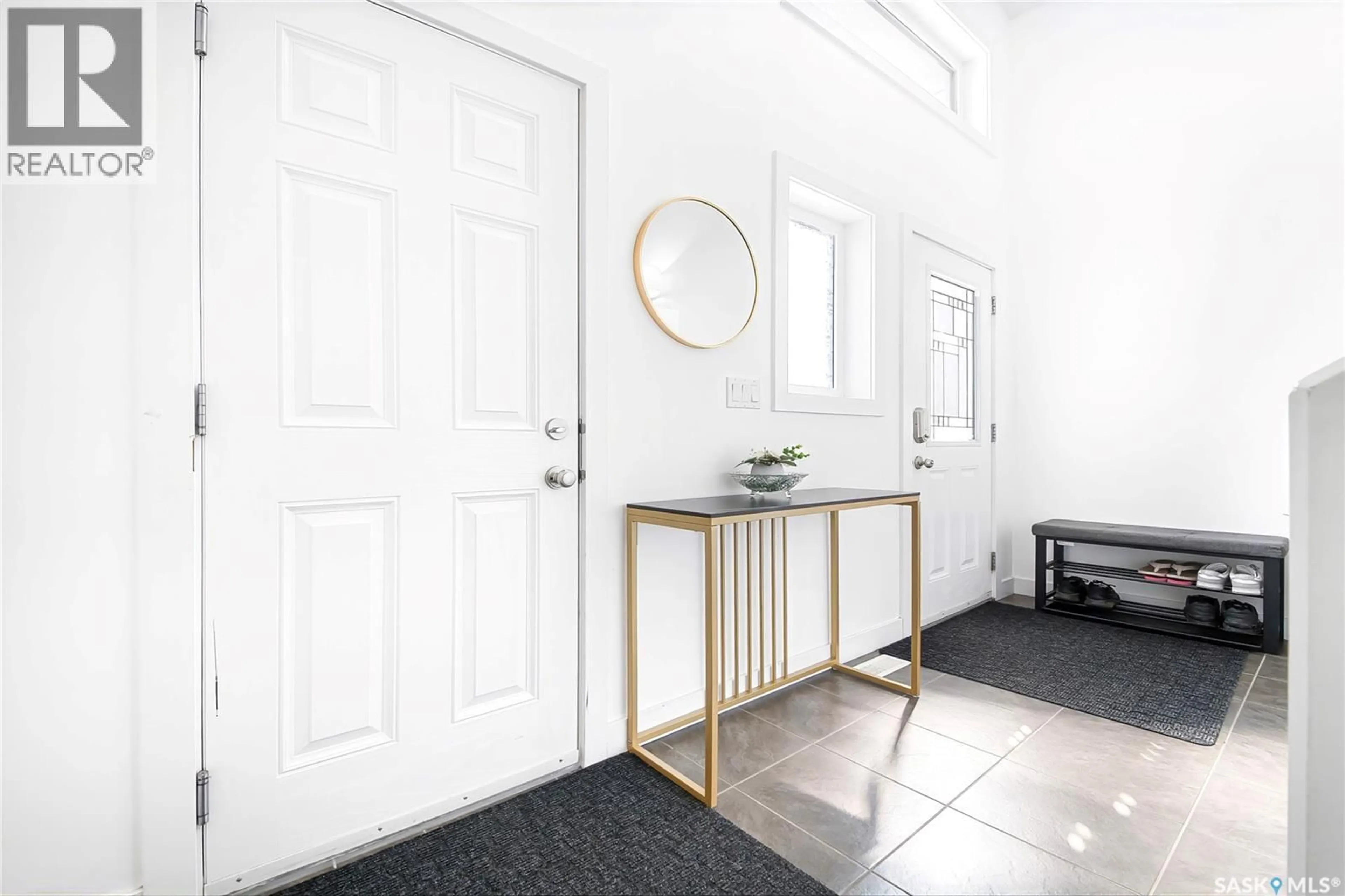 Indoor entryway for 439 LABINE CRESCENT, Saskatoon Saskatchewan S7L5Y5