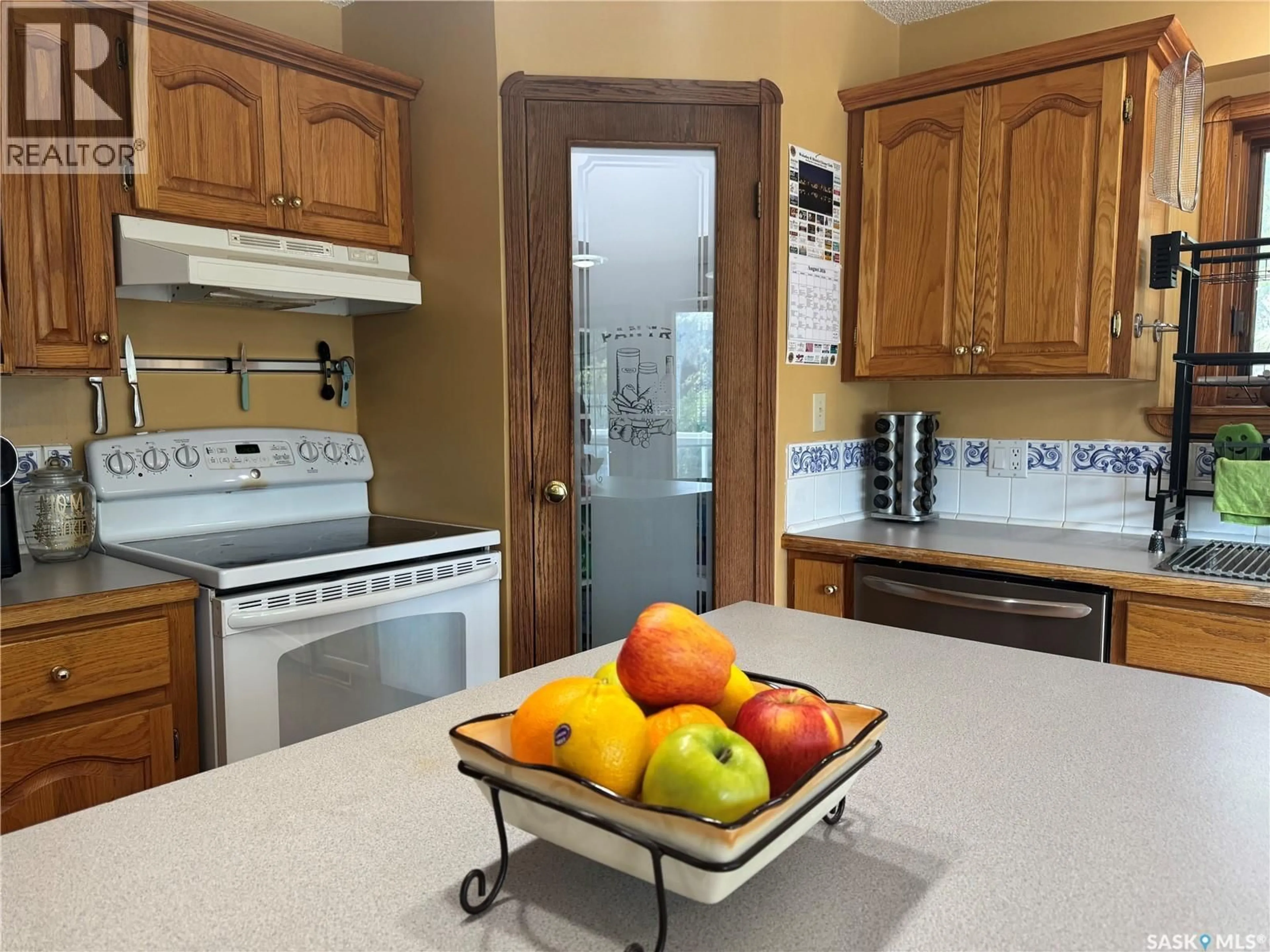 Standard kitchen, ceramic/tile floor for 401 POPLAR STREET, Wolseley Saskatchewan S0G5H0