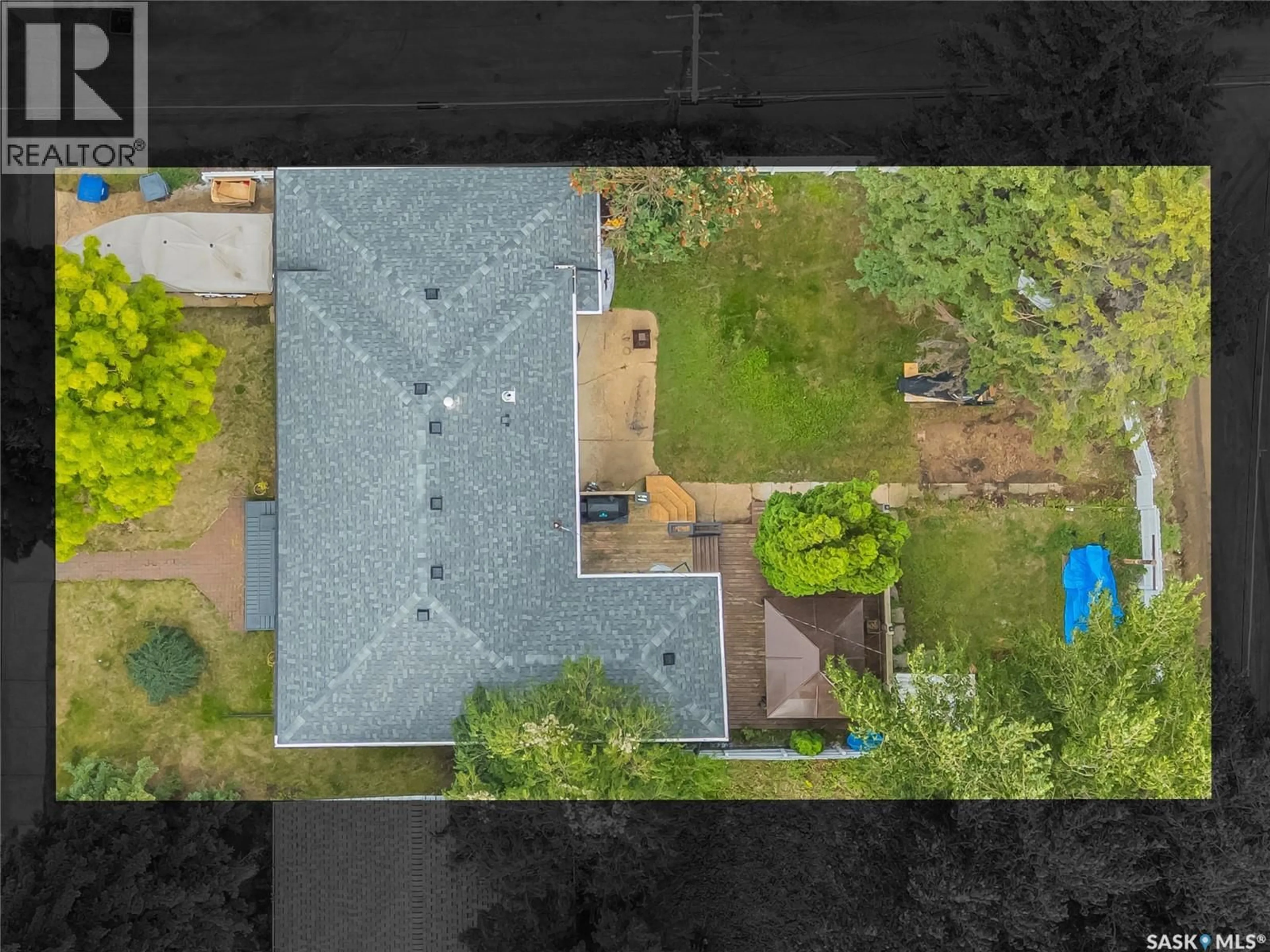 A pic from outside/outdoor area/front of a property/back of a property/a pic from drone, street for 314 CASCADE STREET, Saskatoon Saskatchewan S7J0M5