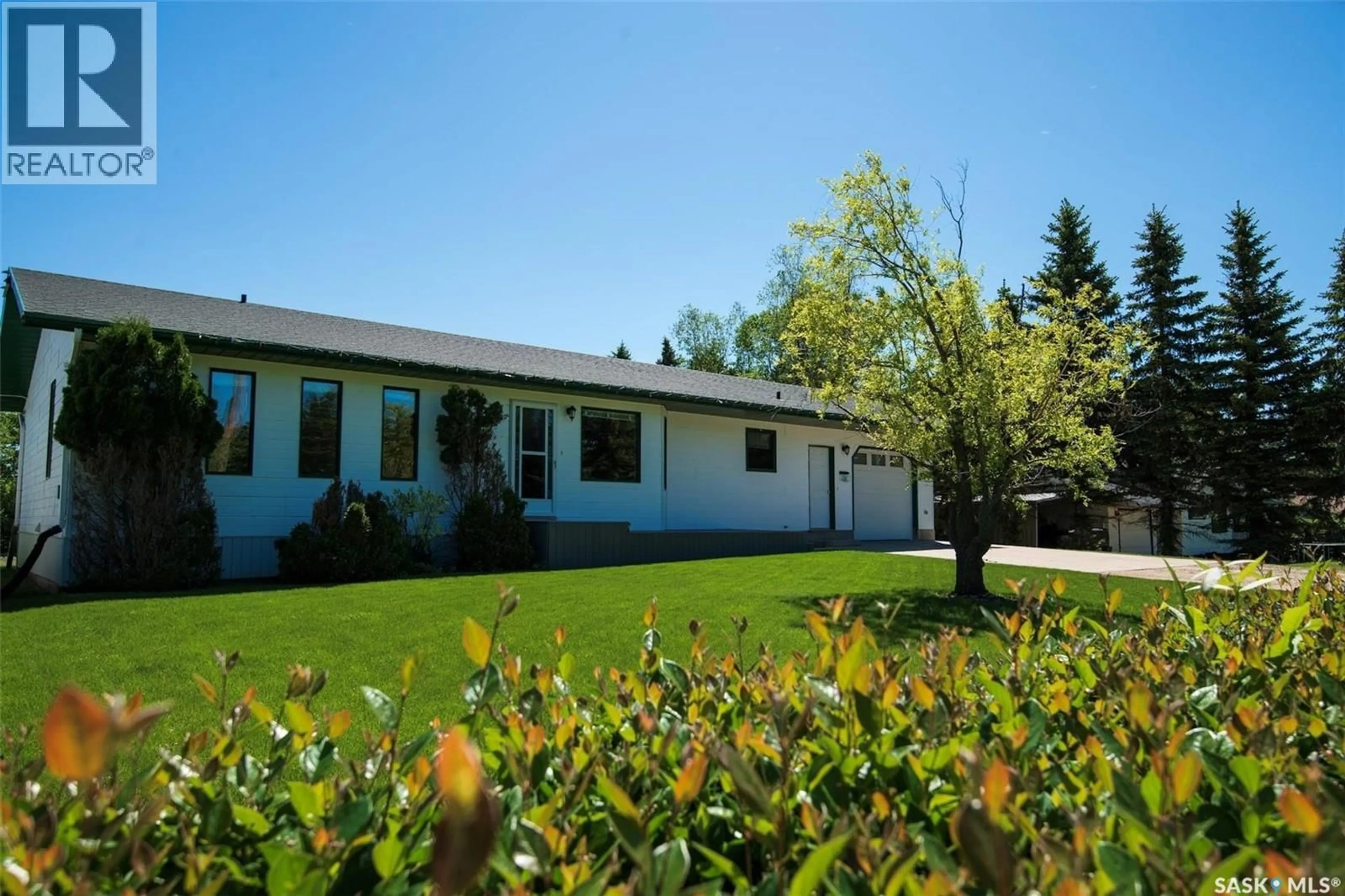 Patio, unknown for 447 1ST STREET, Annaheim Saskatchewan S0K0G0