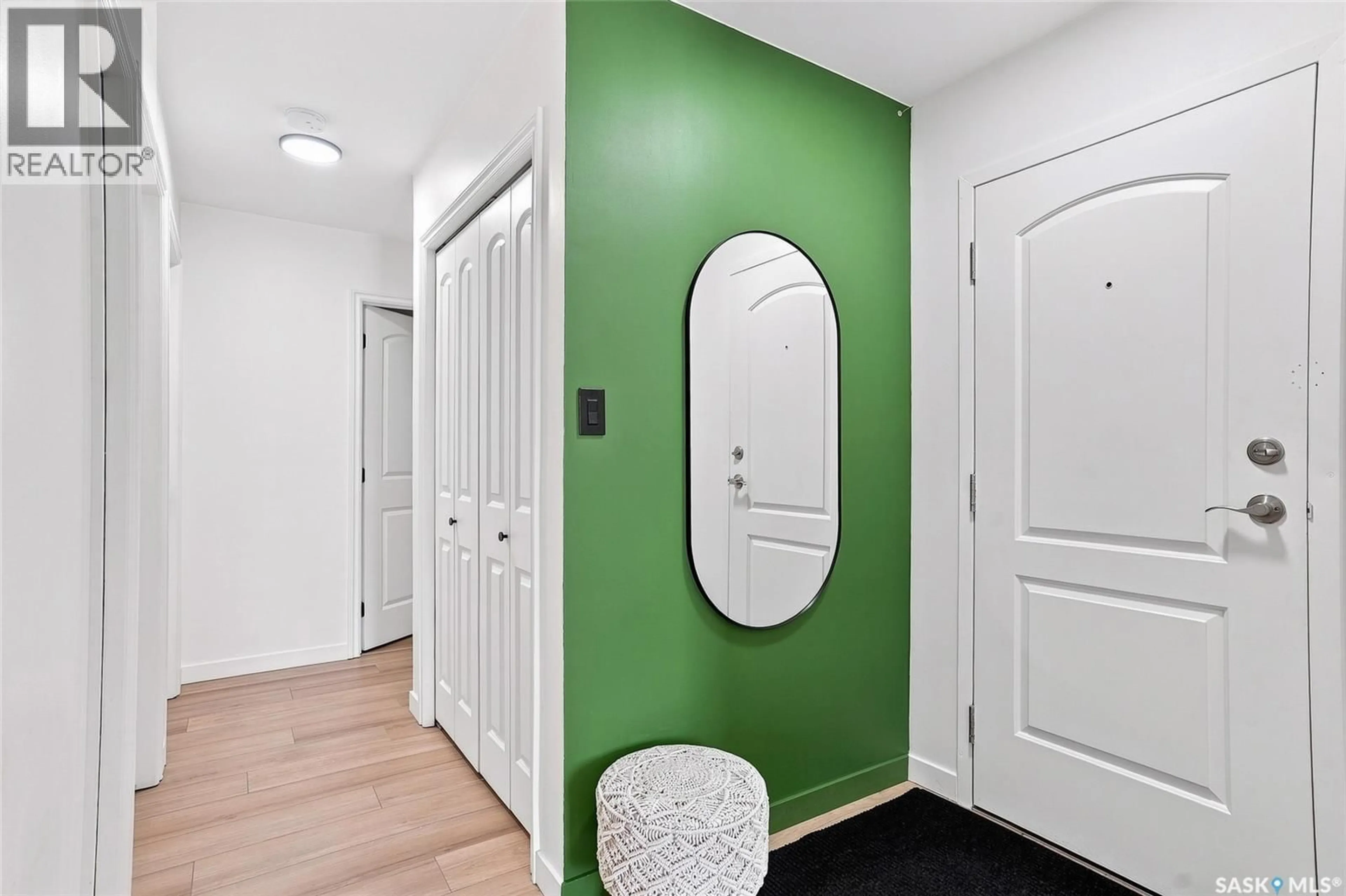 Indoor entryway for 207 - 250 PINEHOUSE PLACE, Saskatoon Saskatchewan S7K4X1
