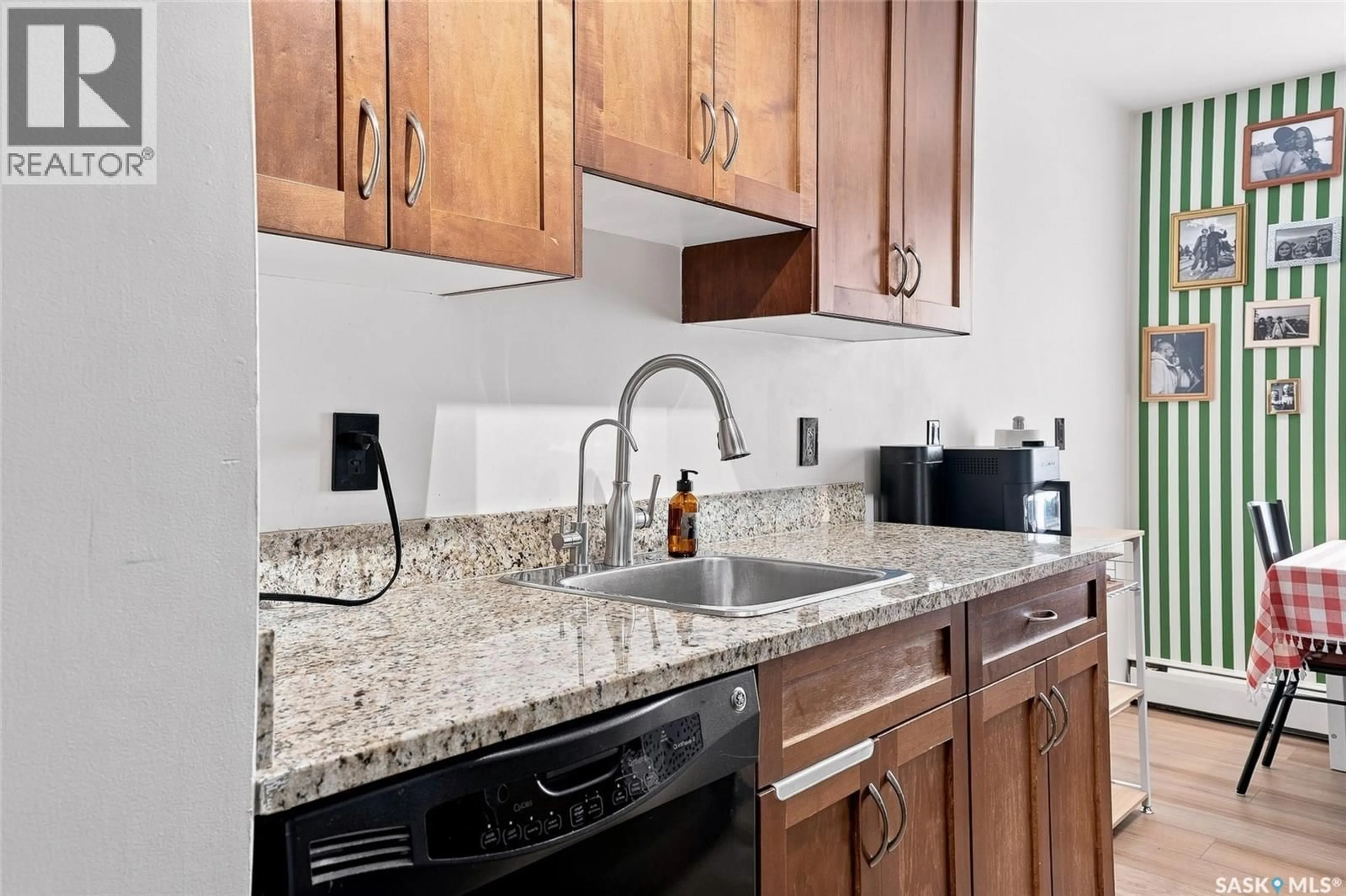 Standard kitchen, ceramic/tile floor for 207 - 250 PINEHOUSE PLACE, Saskatoon Saskatchewan S7K4X1