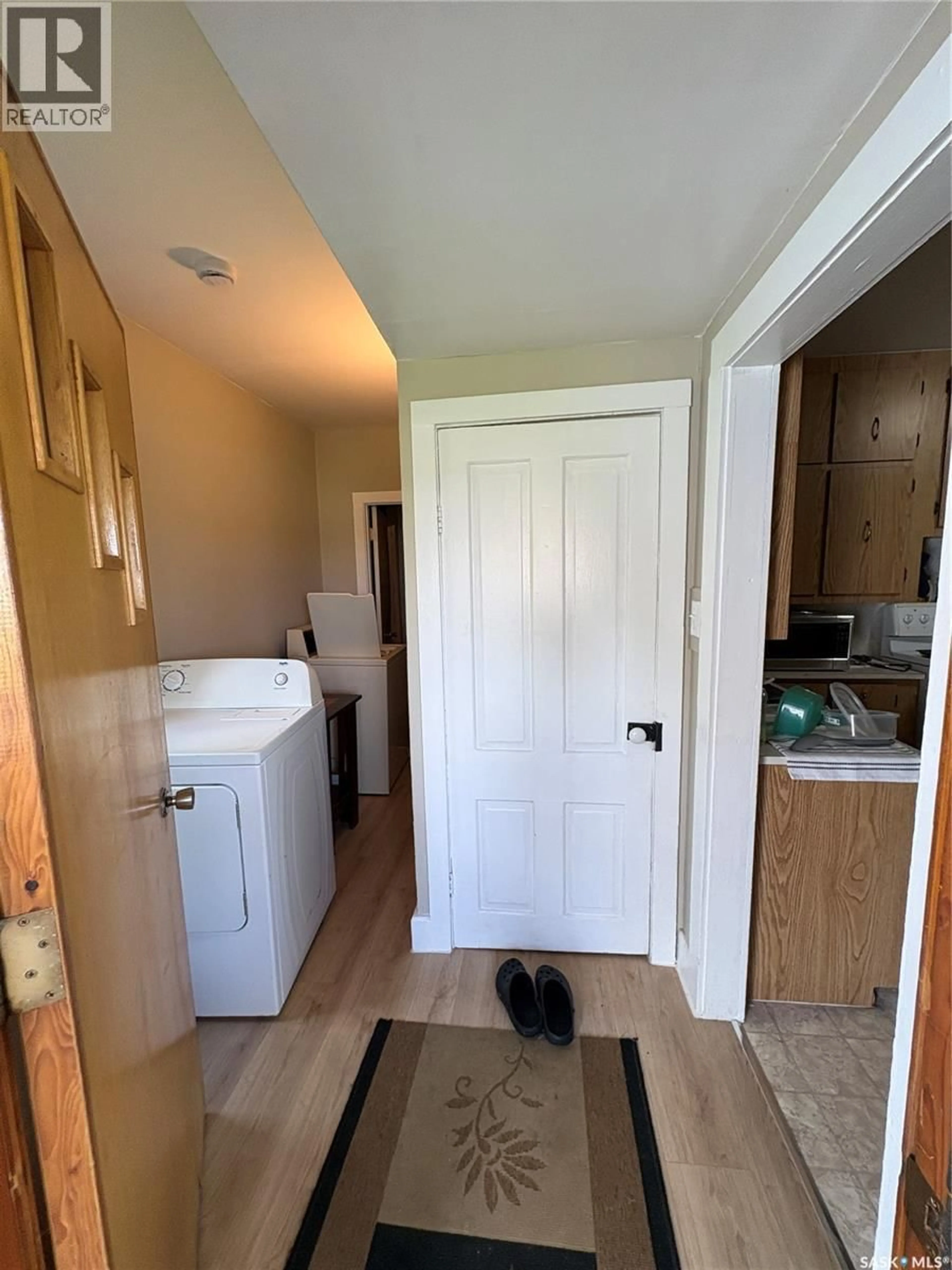 Unknown for 412 1ST AVENUE, Spy Hill Saskatchewan S0A3W0