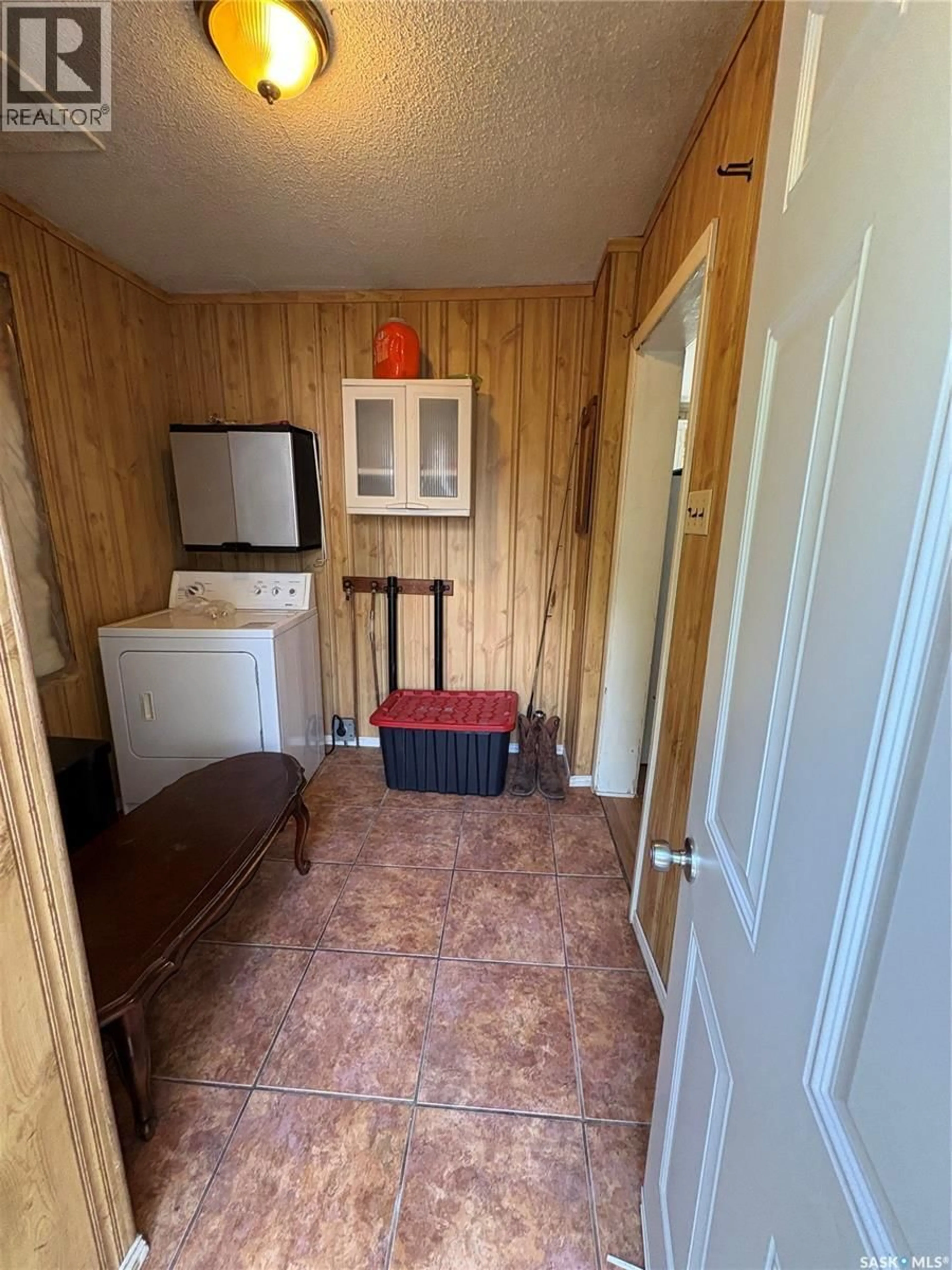 A pic of a room for 408 1ST AVENUE, Spy Hill Saskatchewan S0A3W0