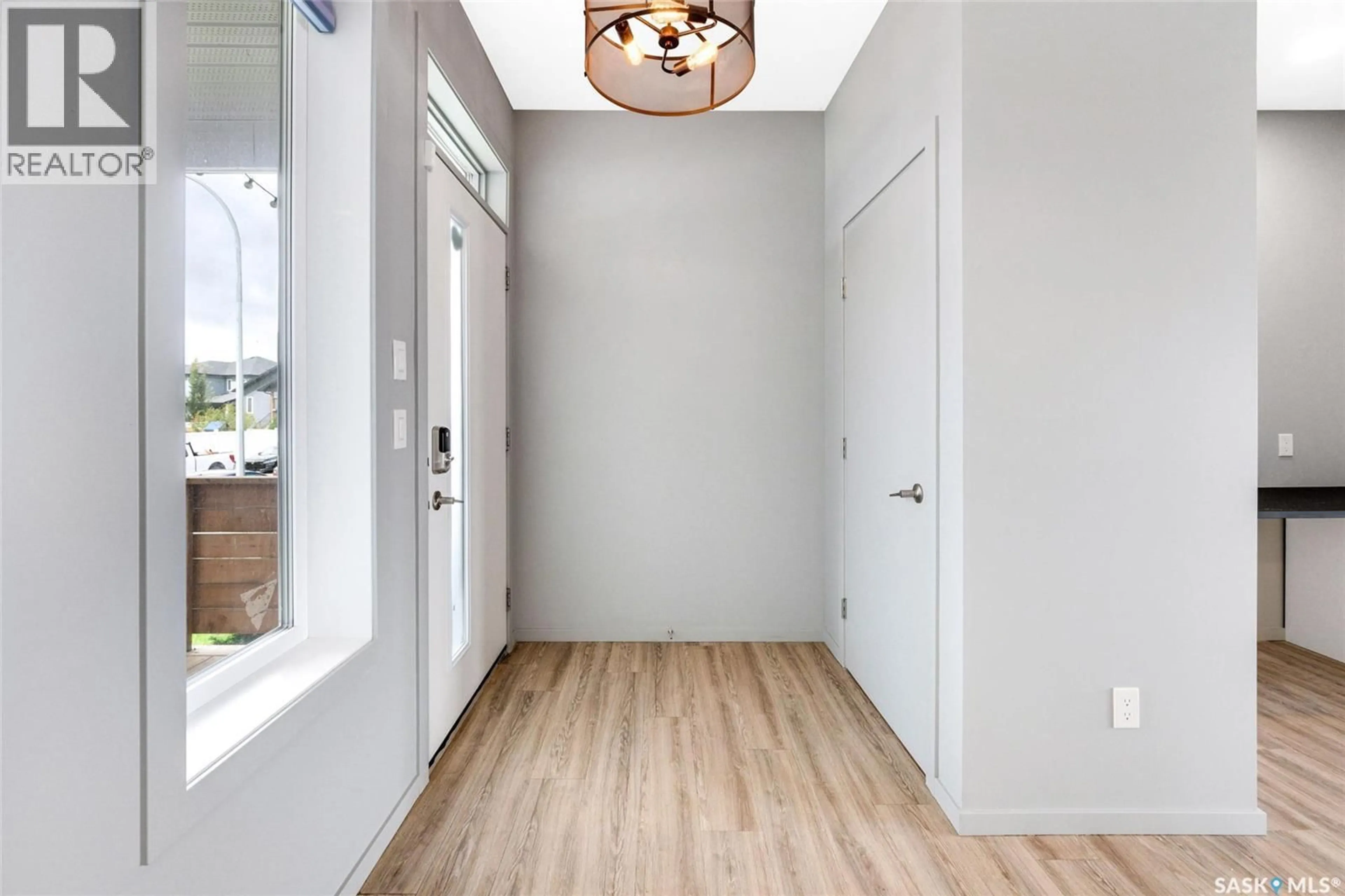 Indoor entryway for 342 KENASCHUK LANE, Saskatoon Saskatchewan S7W0Y5
