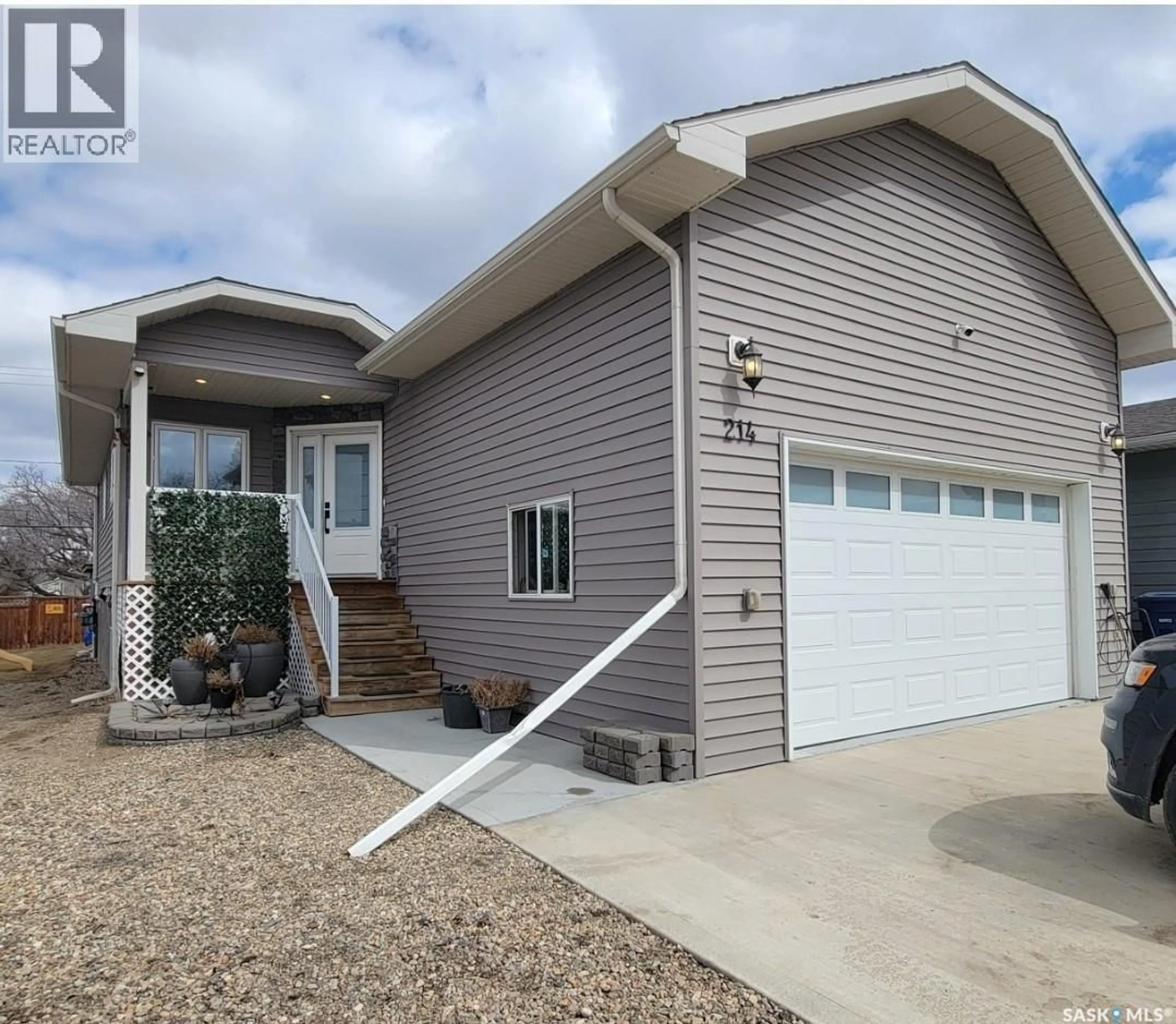 Unknown for 214 1ST AVENUE, Maidstone Saskatchewan S0M1M0