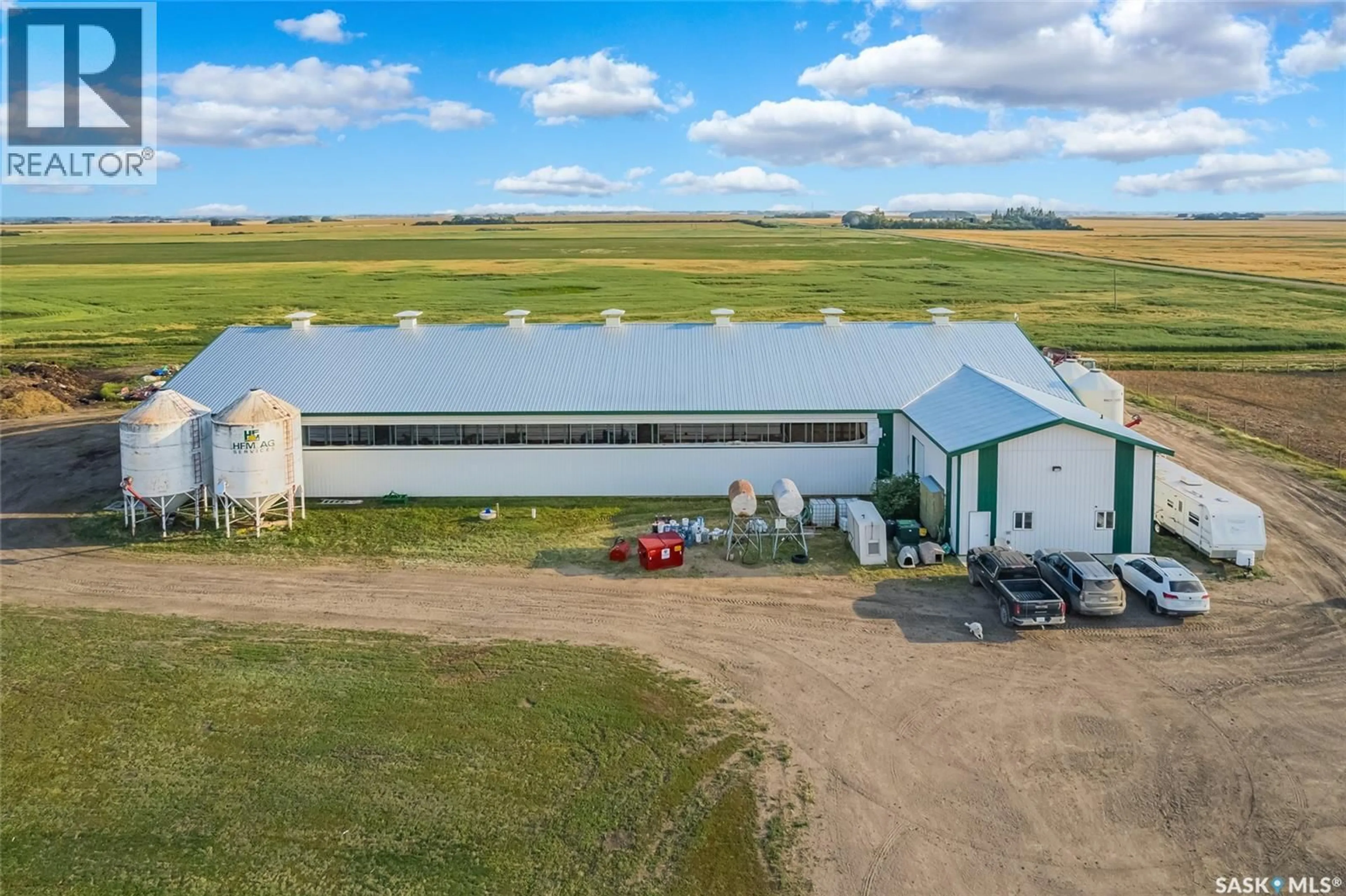 A pic from outside/outdoor area/front of a property/back of a property/a pic from drone, building for 40 ACRE FARM FARM, Corman Park Rm No. 344 Saskatchewan S0K2L0