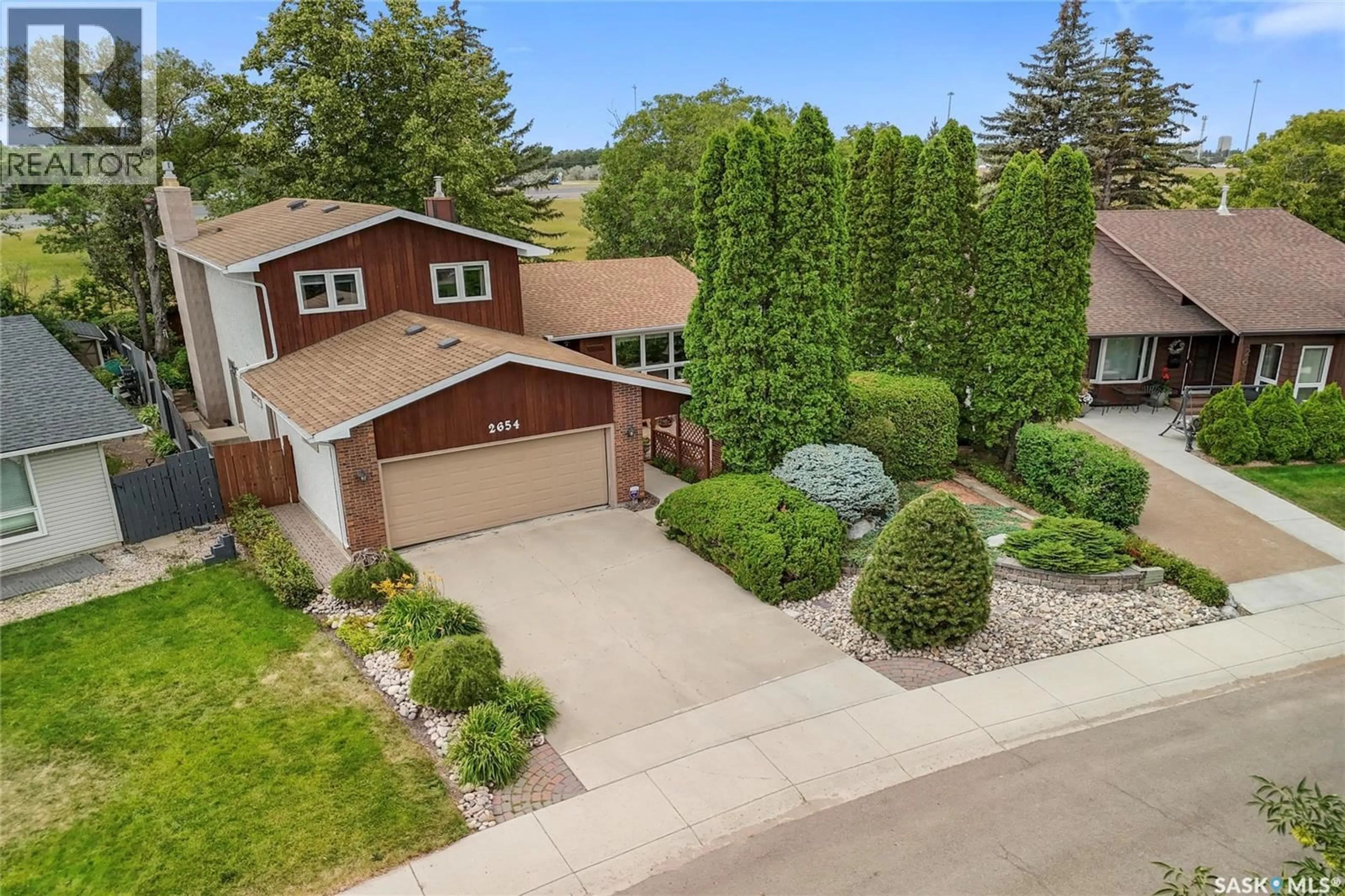 A pic from outside/outdoor area/front of a property/back of a property/a pic from drone, street for 2654 KLIMAN CRESCENT, Regina Saskatchewan S4V0M2