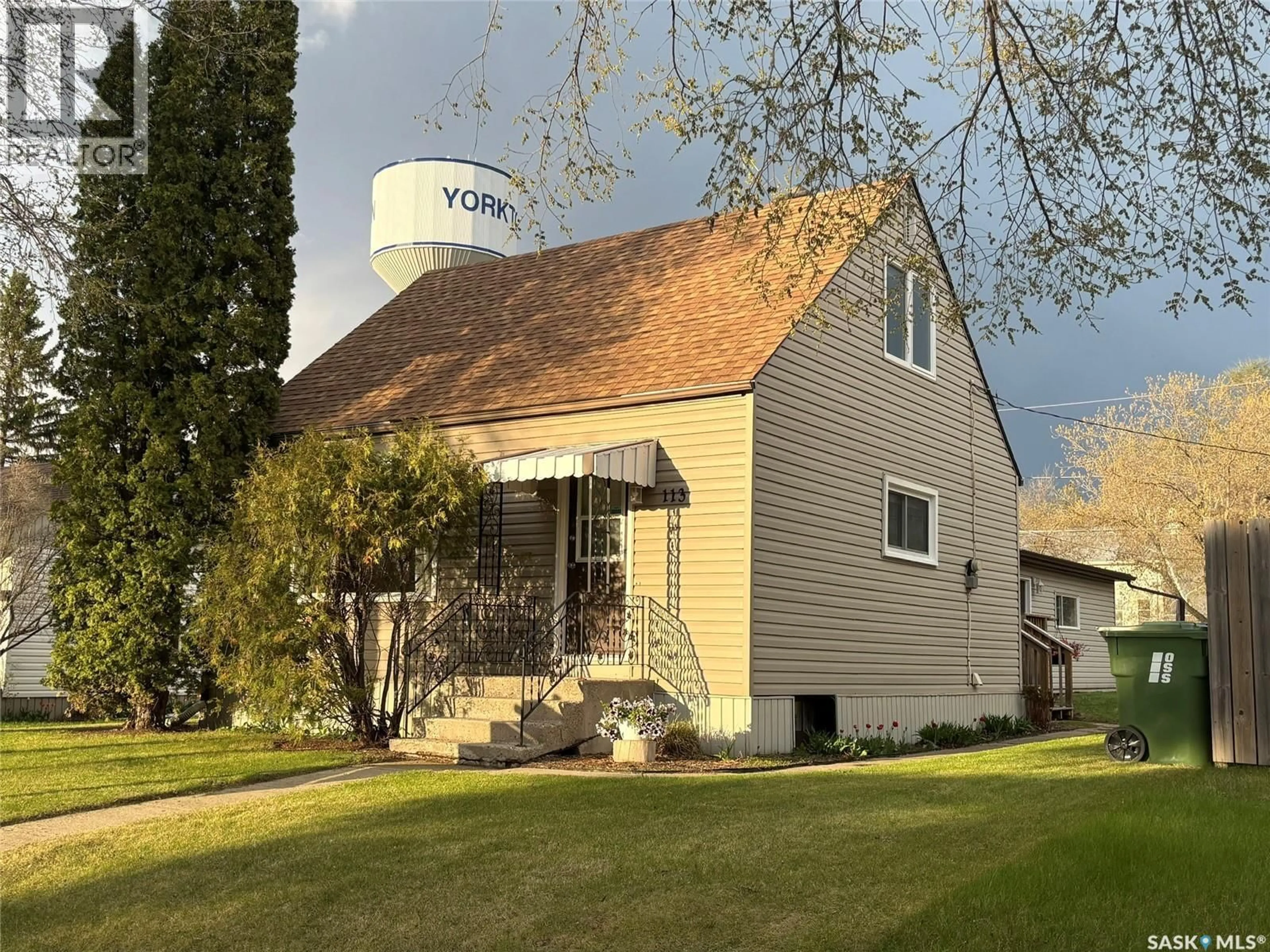 Home with vinyl exterior material, street for 113 LAURIER AVENUE, Yorkton Saskatchewan S3N1V1