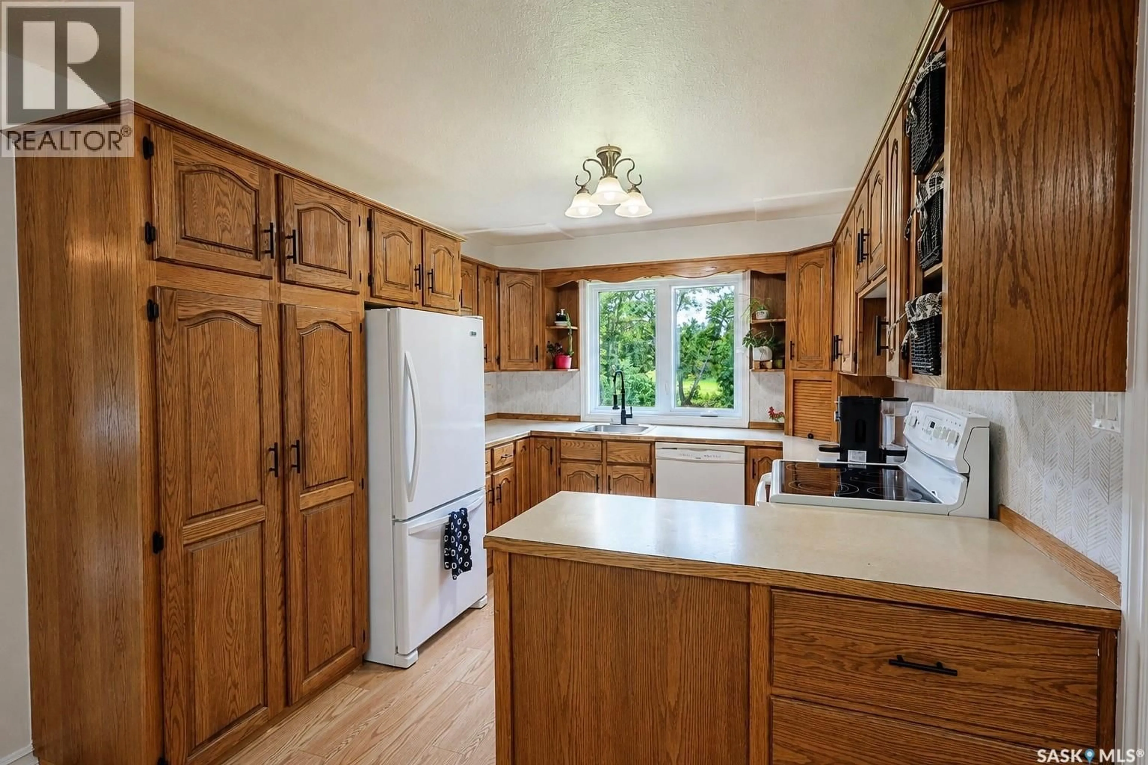 Standard kitchen, unknown for JENIC ROAD, Prince Albert Rm No. 461 Saskatchewan S6V5P8