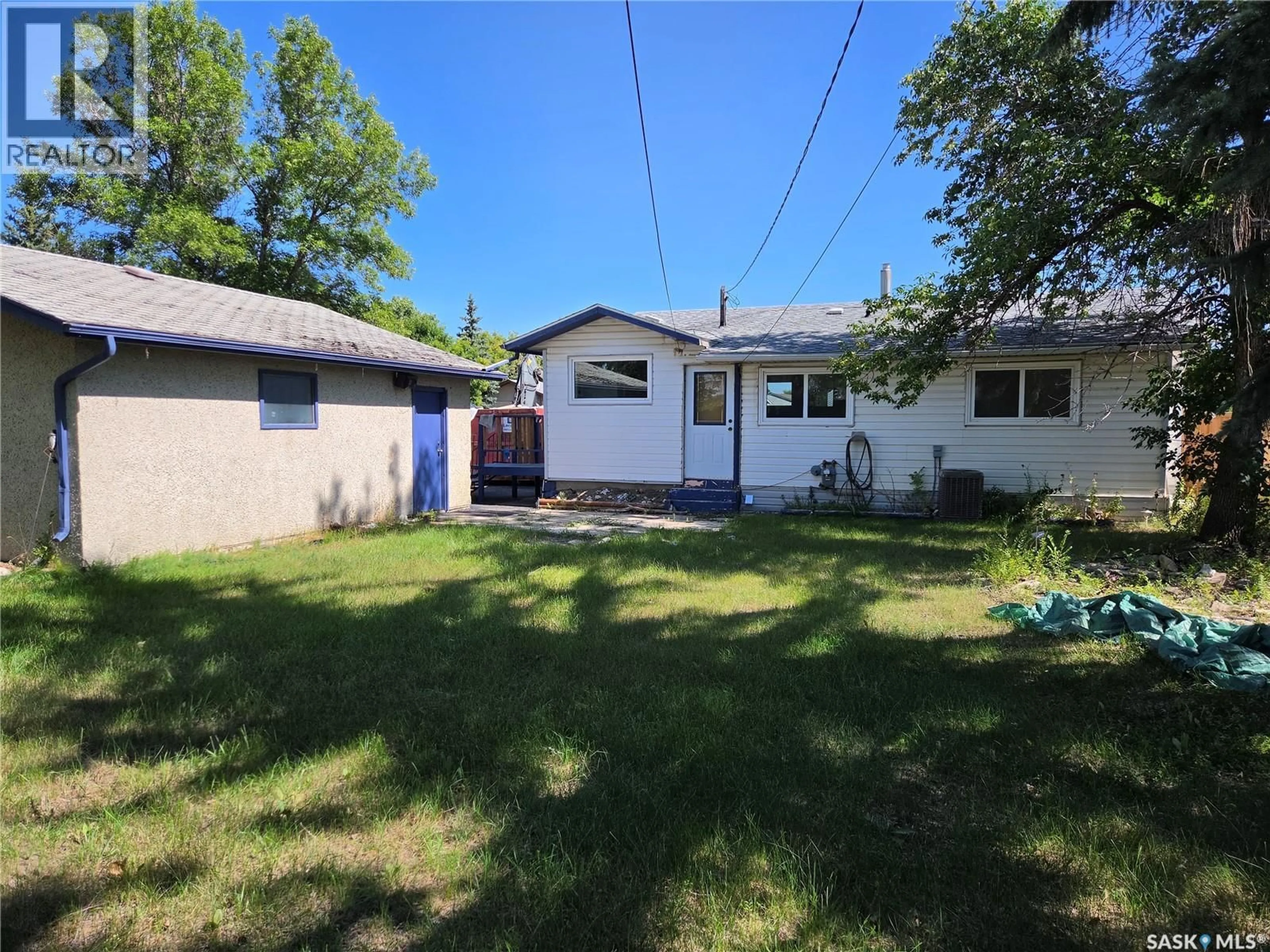 A pic from outside/outdoor area/front of a property/back of a property/a pic from drone, street for CRESCENT - 365 3RD AVE, Battleford Saskatchewan S0M0E0