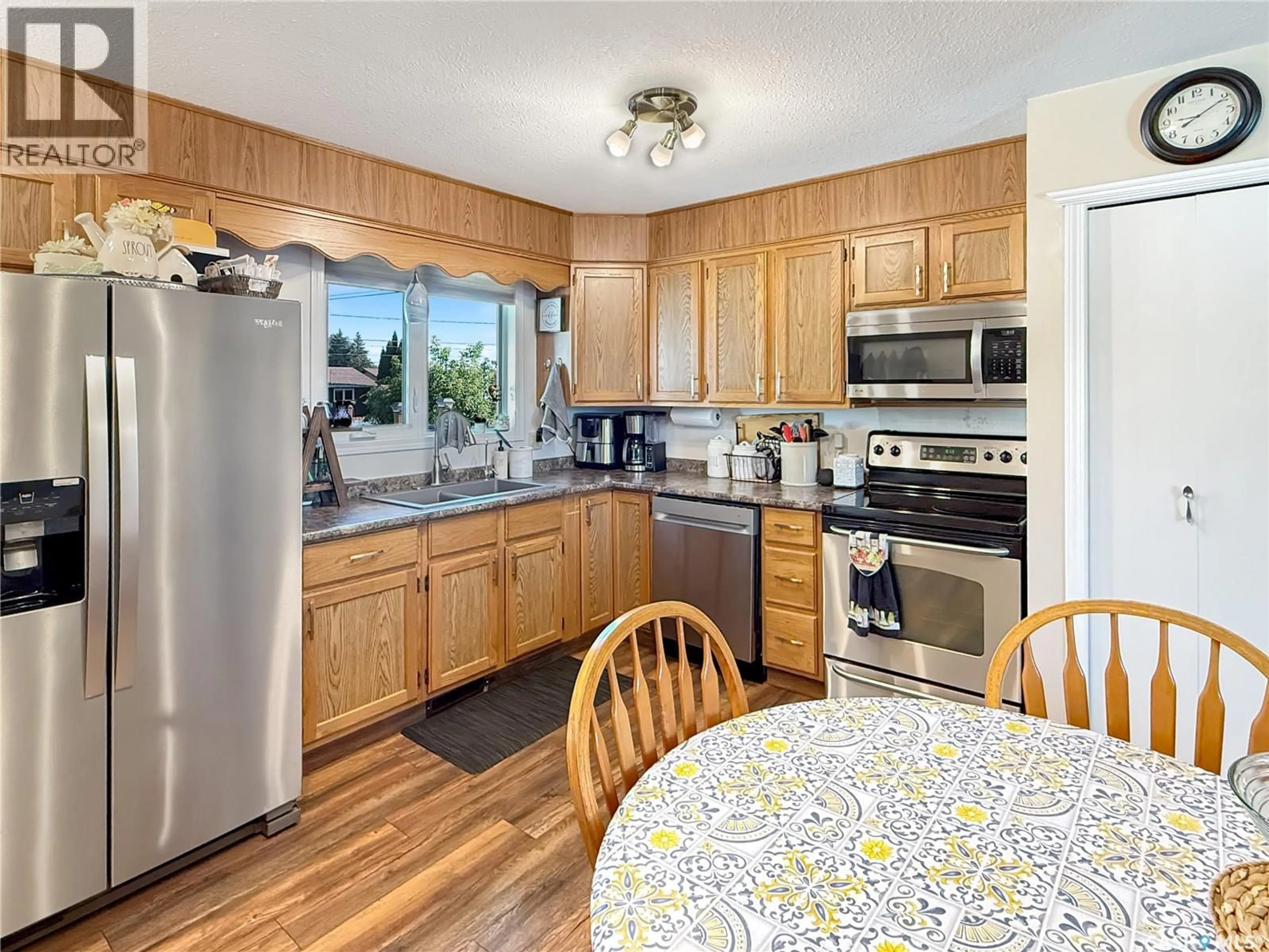 Standard kitchen, unknown for 432 30TH STREET, Battleford Saskatchewan S0M0E0