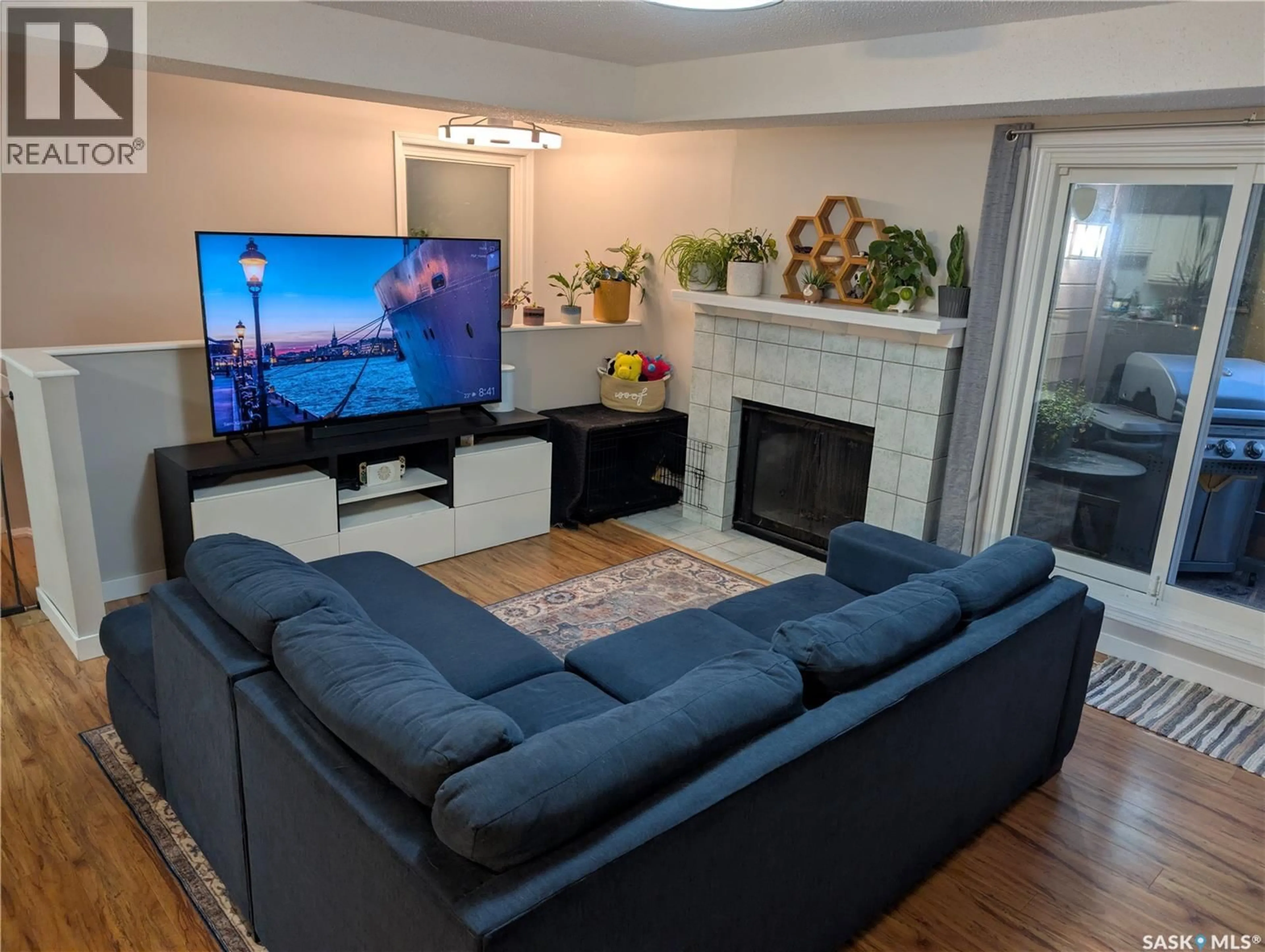 Living room with furniture, unknown for 203 - 445 PENDYGRASSE ROAD, Saskatoon Saskatchewan S7M5C1