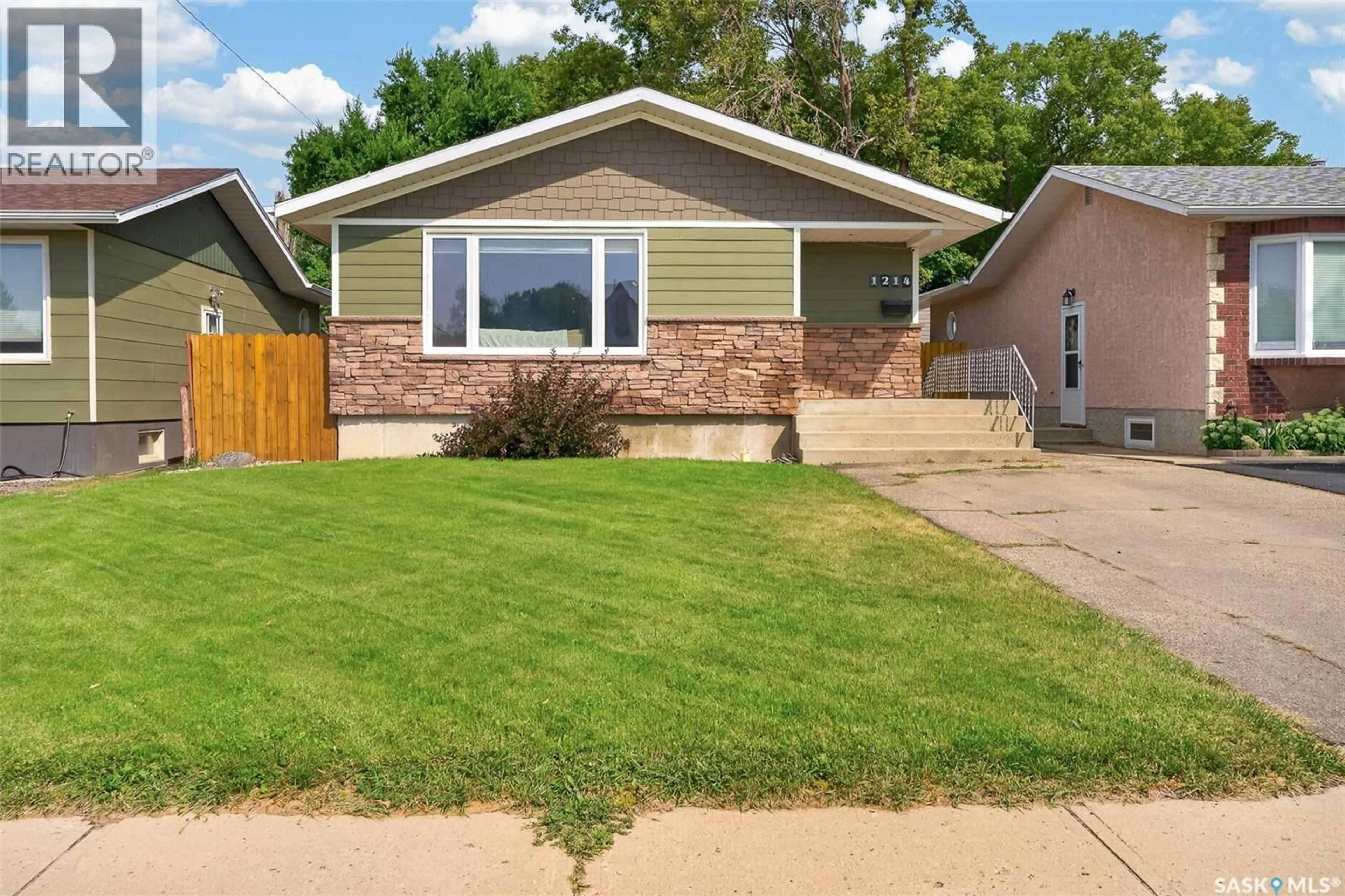 Home with vinyl exterior material, street for 1214 GRANDVIEW STREET, Moose Jaw Saskatchewan S6H5M2
