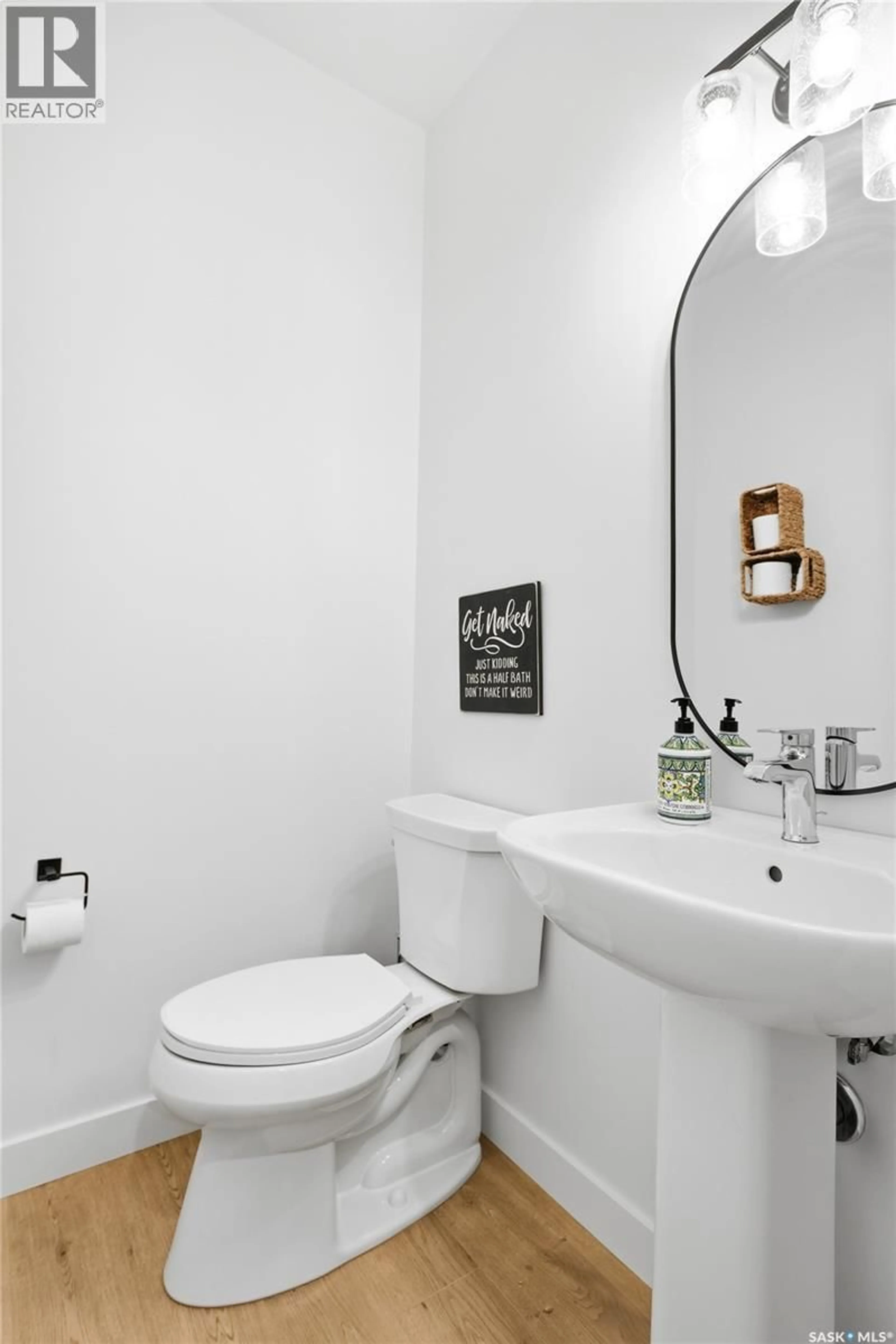 Standard bathroom, ceramic/tile floor for 5 - 625 DAGNONE CRESCENT, Saskatoon Saskatchewan S7V1K9