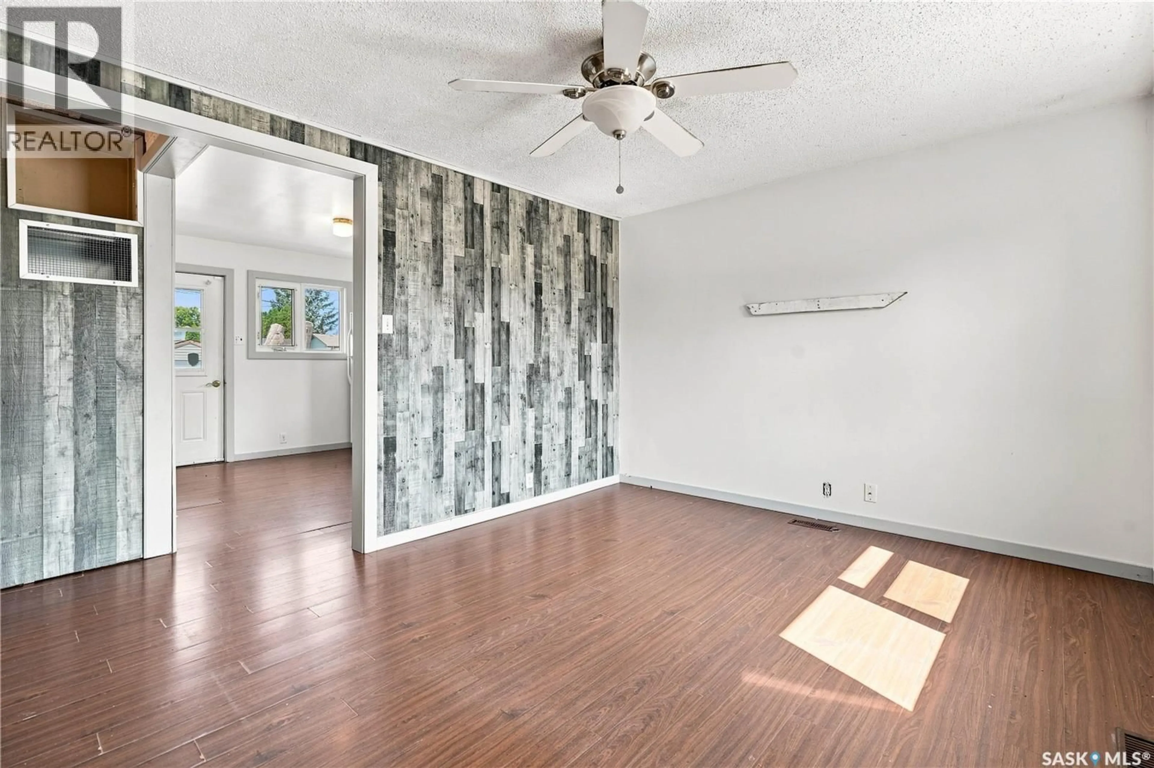 A pic of a room for 1014 HASTINGS STREET, Moose Jaw Saskatchewan S6H5R8