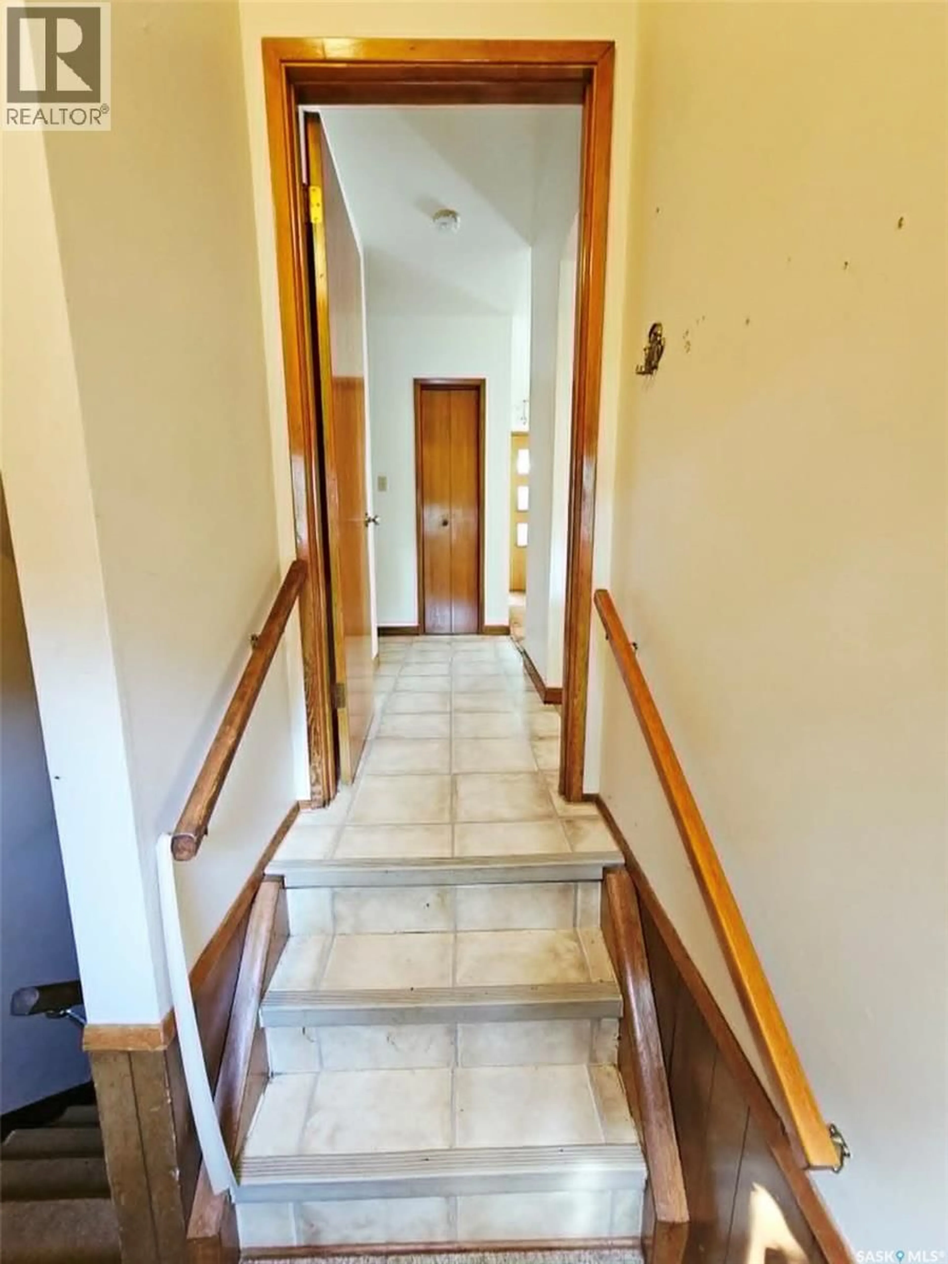 Indoor foyer for 123 RIEDEL AVENUE, Langenburg Saskatchewan S0A2A0