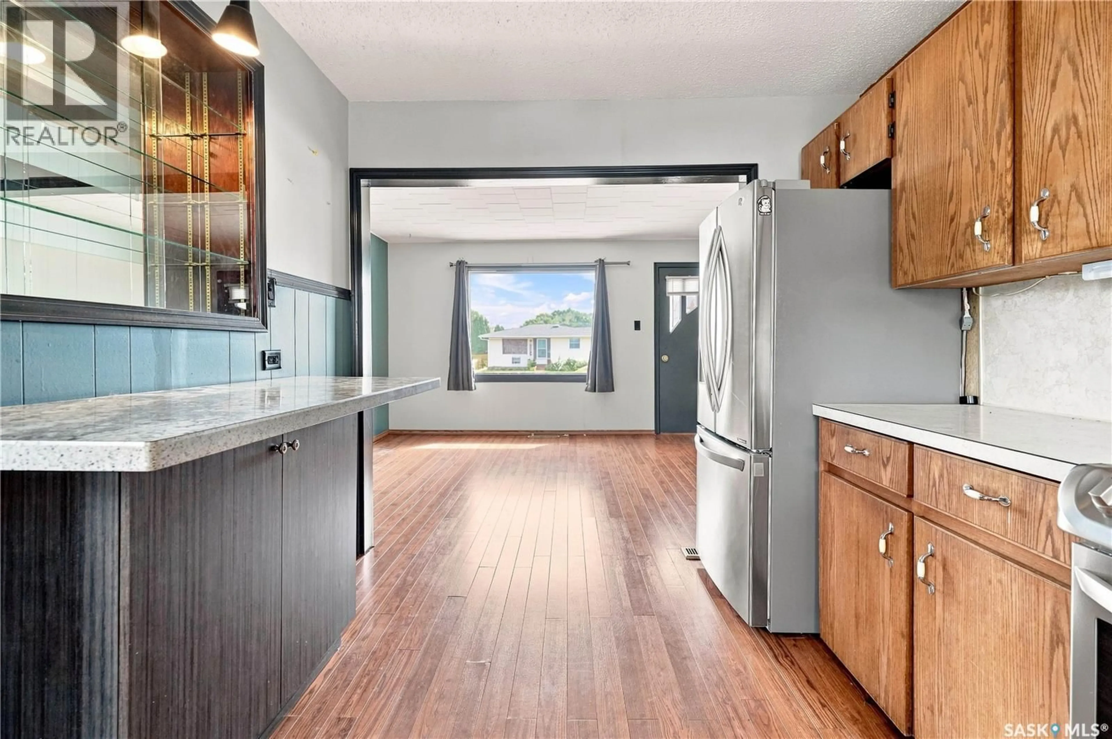 Open concept kitchen, unknown for 1016 HASTINGS STREET, Moose Jaw Saskatchewan S6H5R8