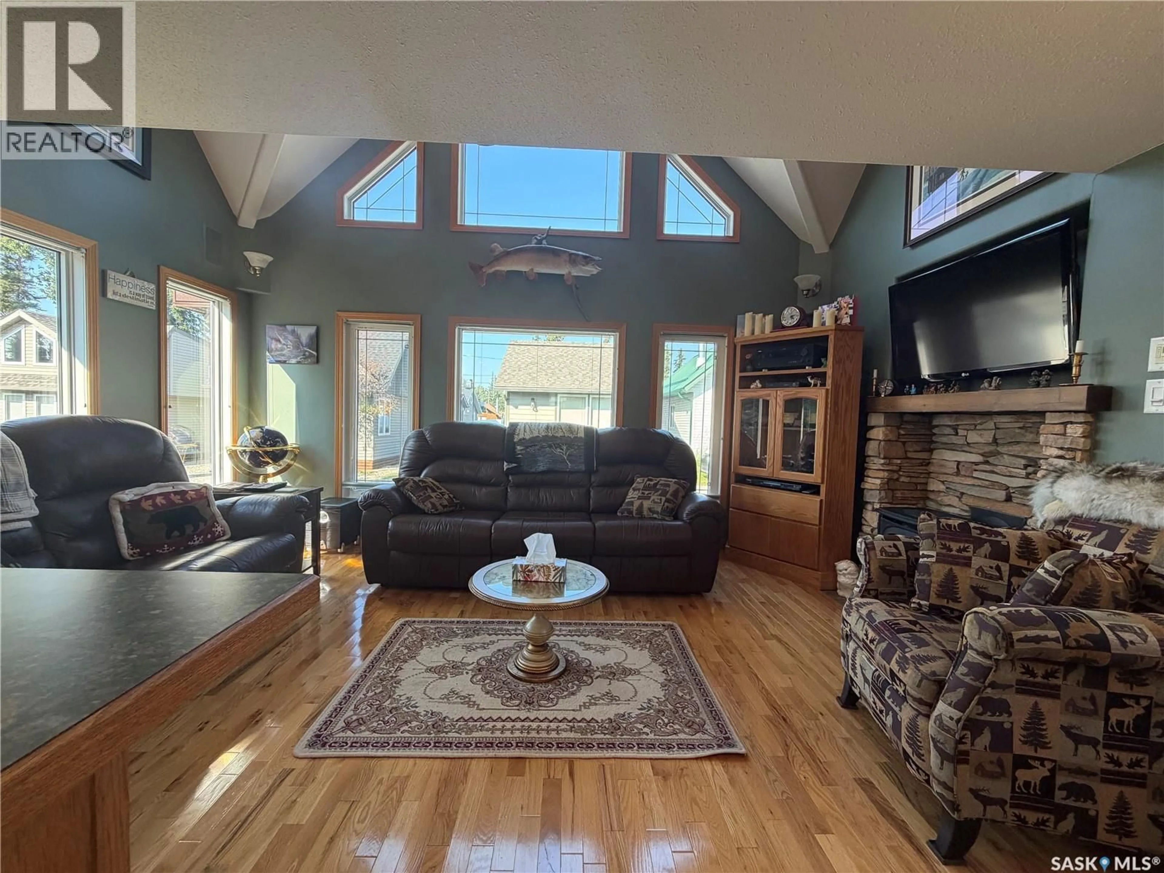 Living room with furniture, wood/laminate floor for EAGLE, Prince Albert National Park Saskatchewan S0J2Y0