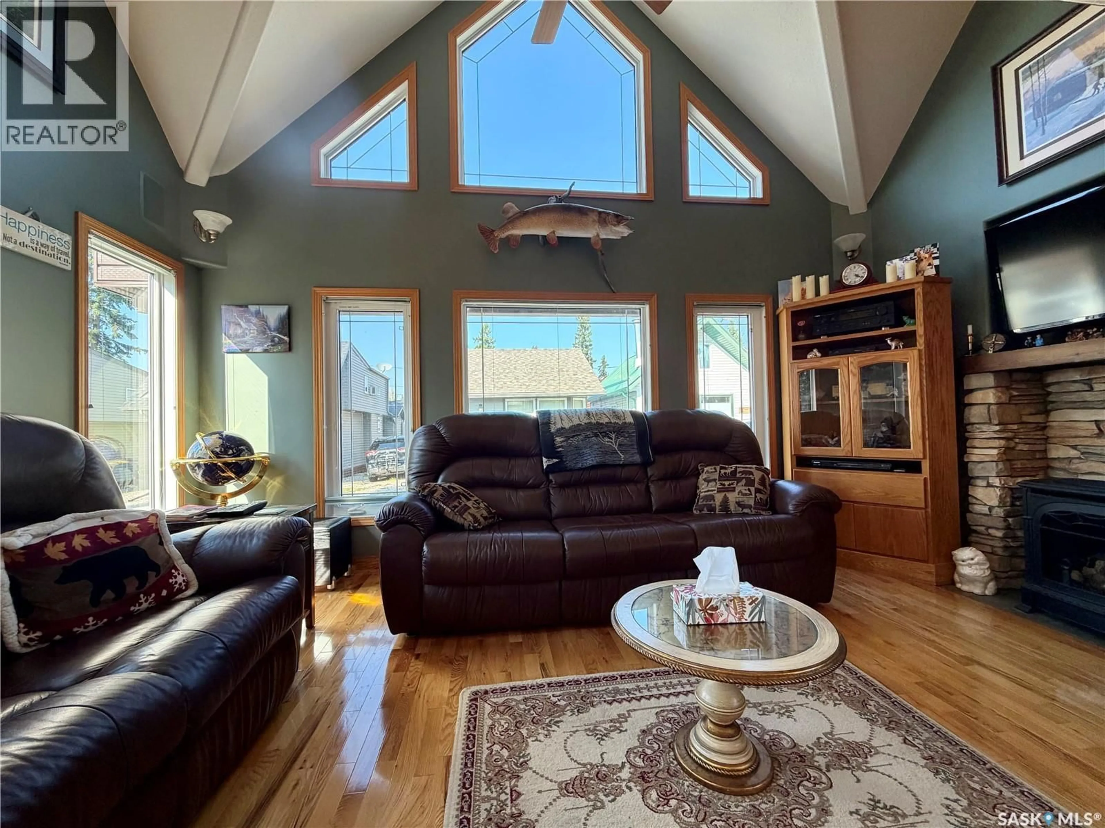 Living room with furniture, wood/laminate floor for EAGLE, Prince Albert National Park Saskatchewan S0J2Y0