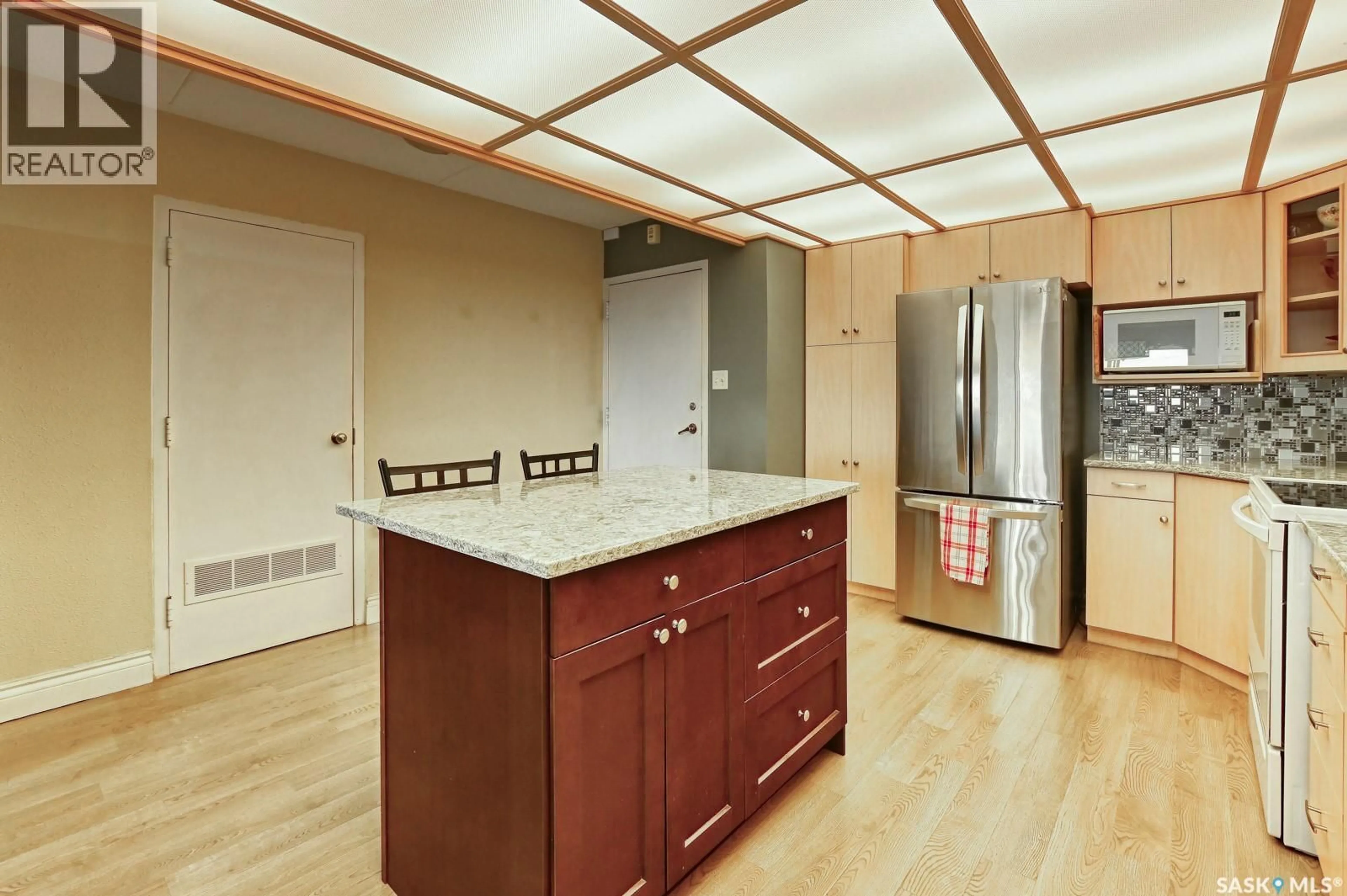 Open concept kitchen, unknown for 3520 - 801 HILLSDALE STREET, Regina Saskatchewan S4S5Z5