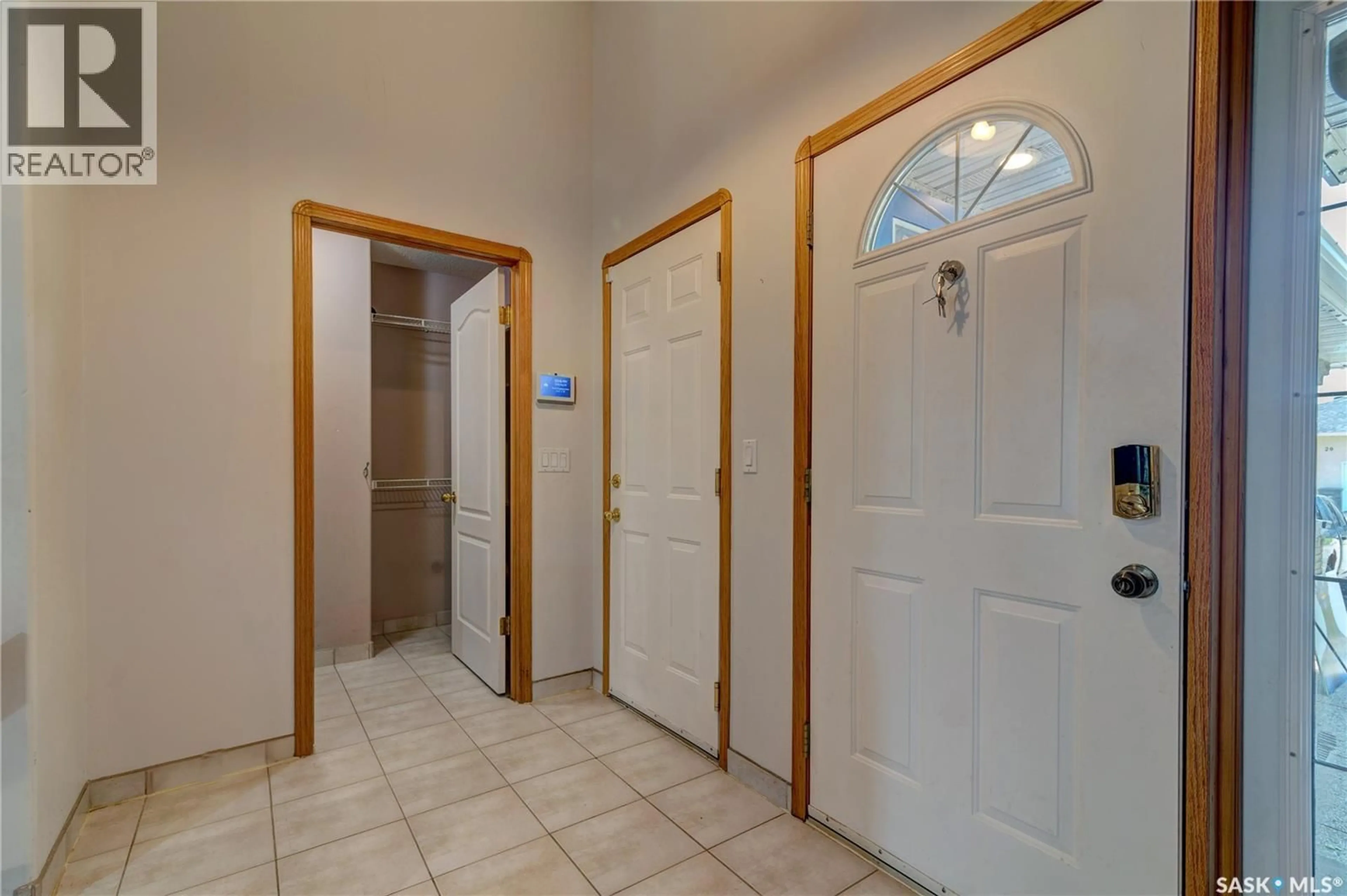 Indoor entryway for 25 ELM BAY, Lumsden Saskatchewan S0G3C0