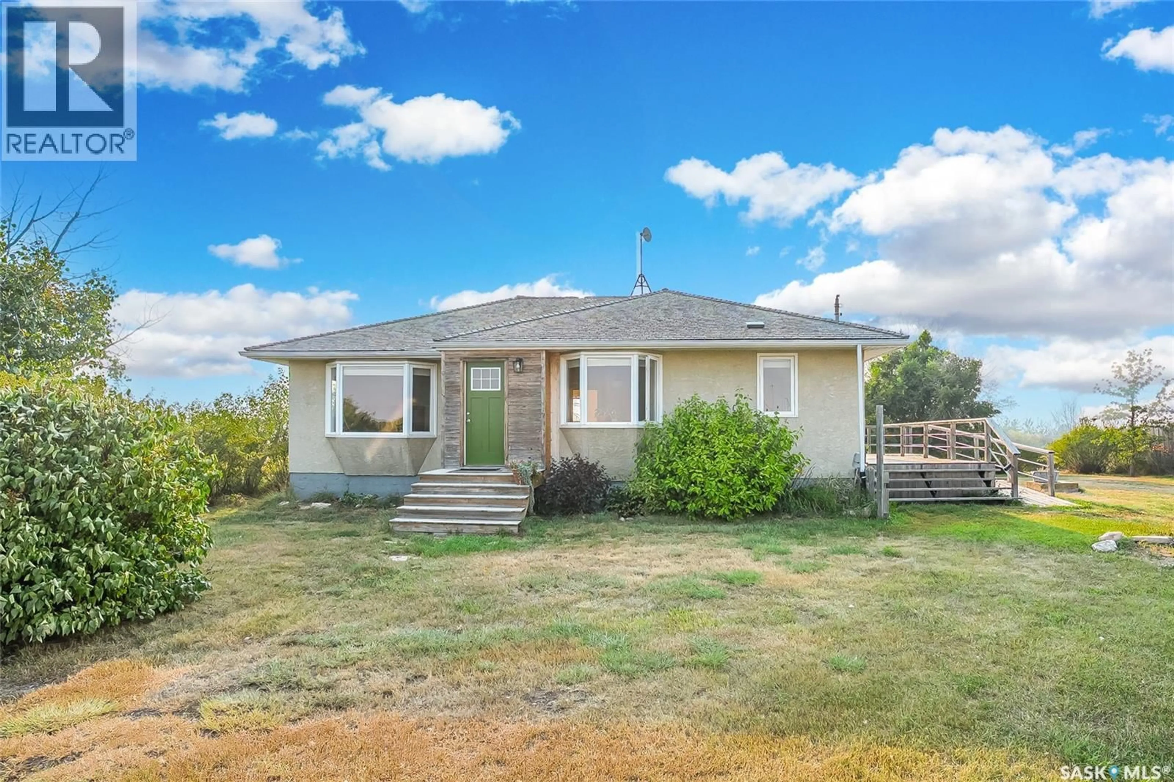 Home with vinyl exterior material, unknown for CREEKBEND ACREAGE, Rosedale Rm No. 283 Saskatchewan S0G2E0