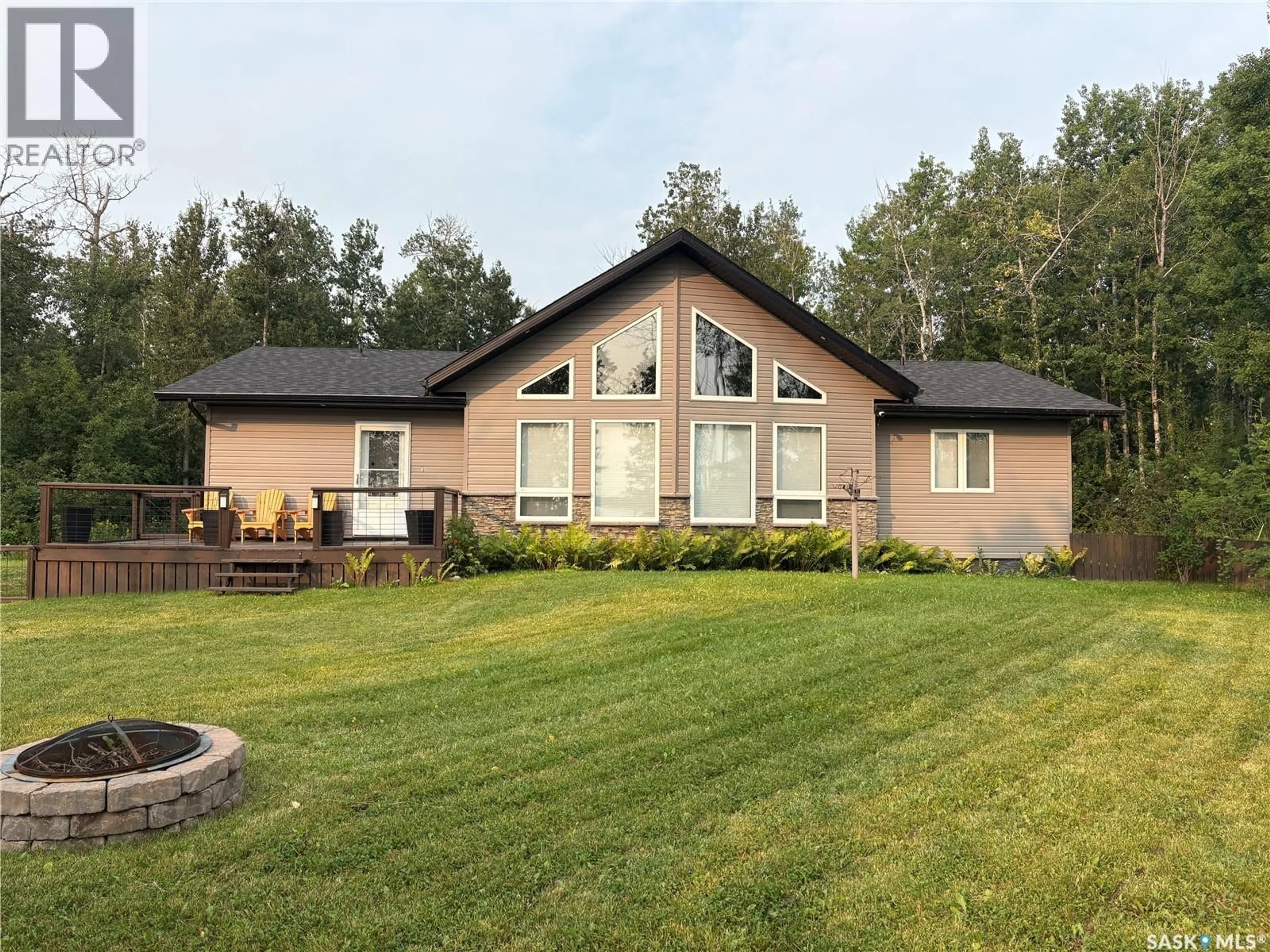 Home with vinyl exterior material, unknown for 5 DELARONDE WAY, Delaronde Lake Saskatchewan S0J0E0