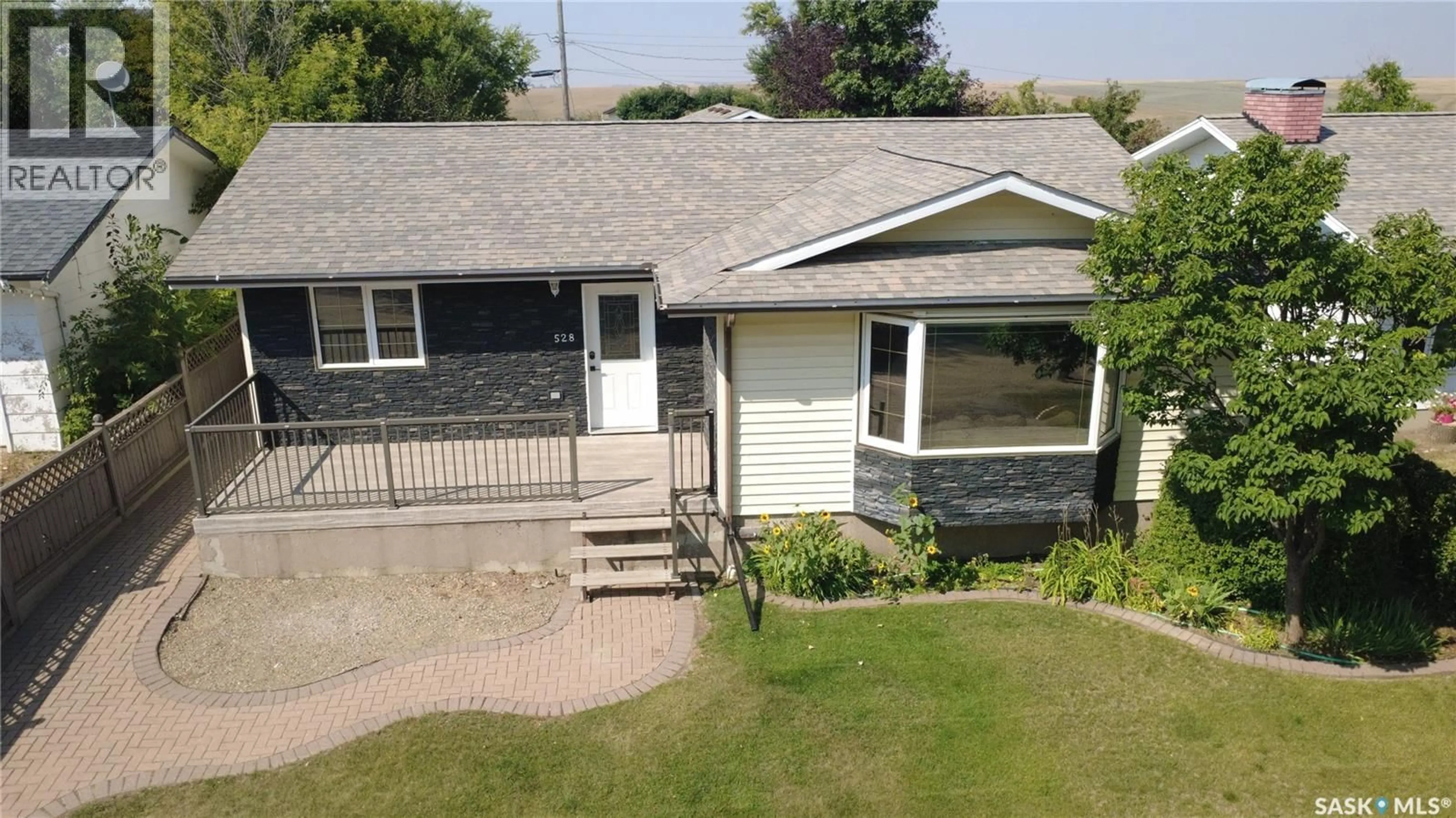 A pic from outside/outdoor area/front of a property/back of a property/a pic from drone, street for 528 ANNABLE STREET, Herbert Saskatchewan S0H2A0