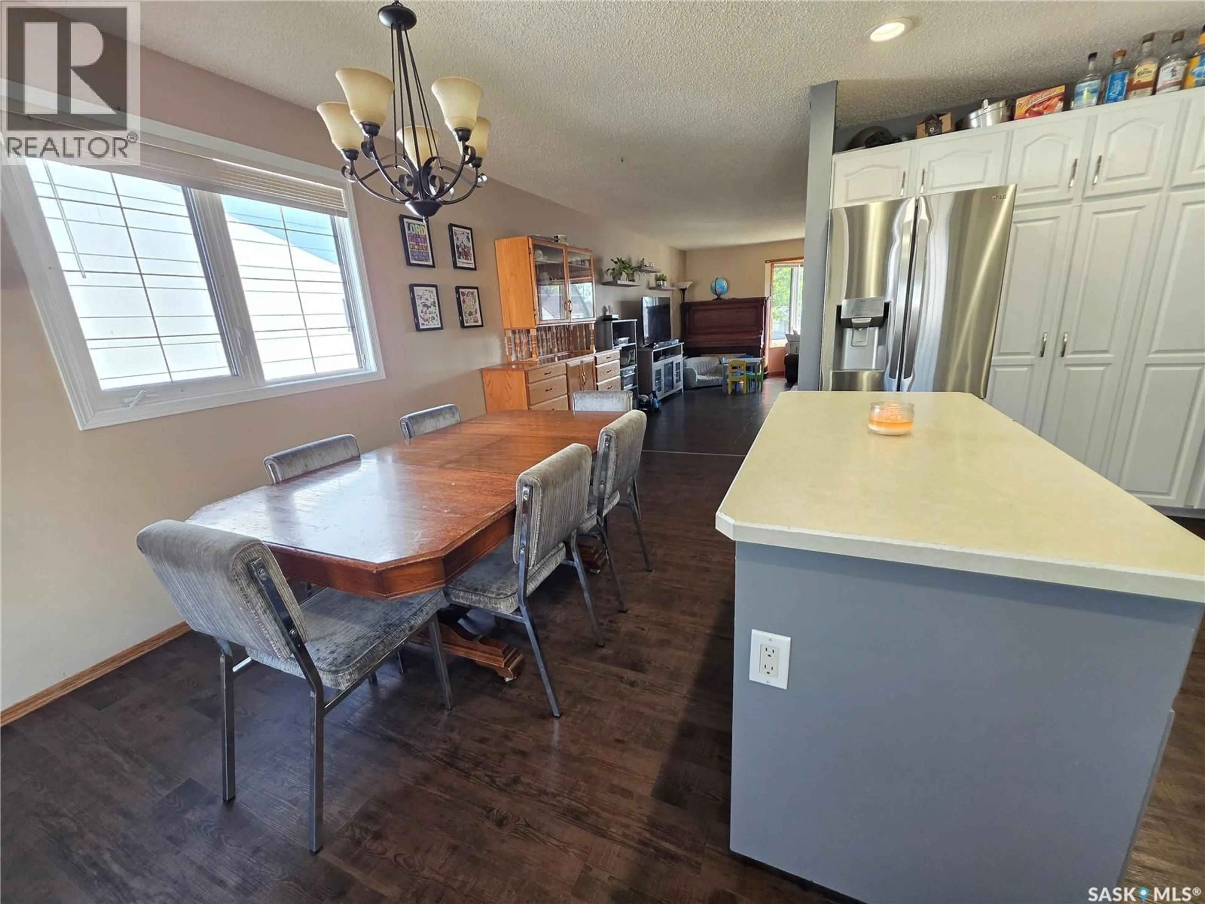 Open concept kitchen, unknown for 528 ANNABLE STREET, Herbert Saskatchewan S0H2A0