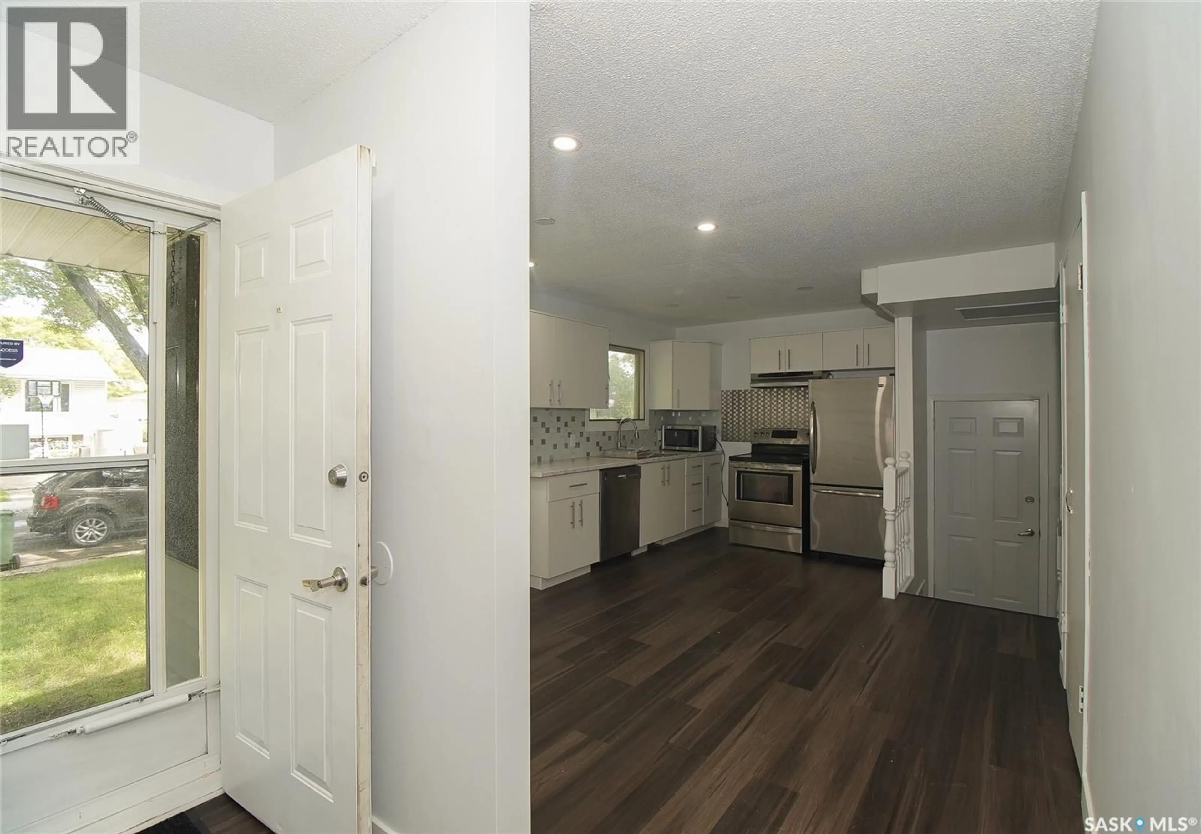 Open concept kitchen, unknown for 61 BANNISTER AVENUE, Regina Saskatchewan S4R5K8
